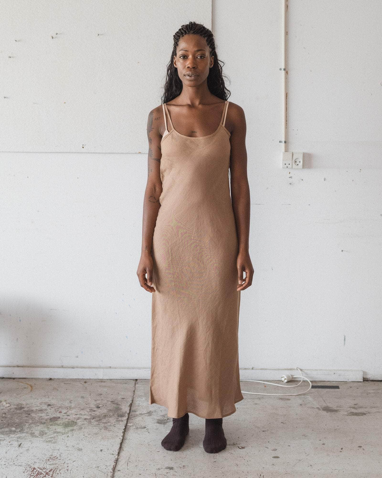 Baserange Brown Dydine Maxi Dress Baserange Brown Dydine Maxi Dress