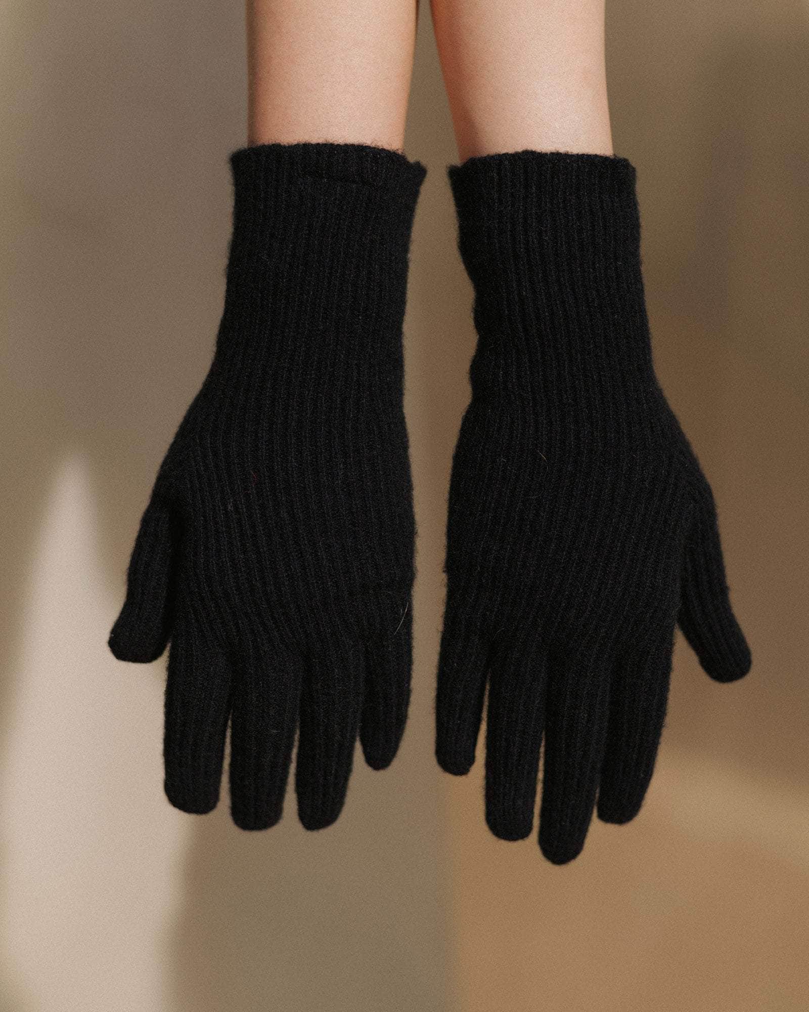 Ribbed Gloves in Assortment | Recycled cashmere rib | en | Baserange
