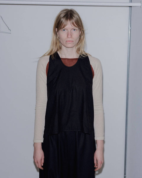 Apron Top in Black | wild-silk | en | Baserange