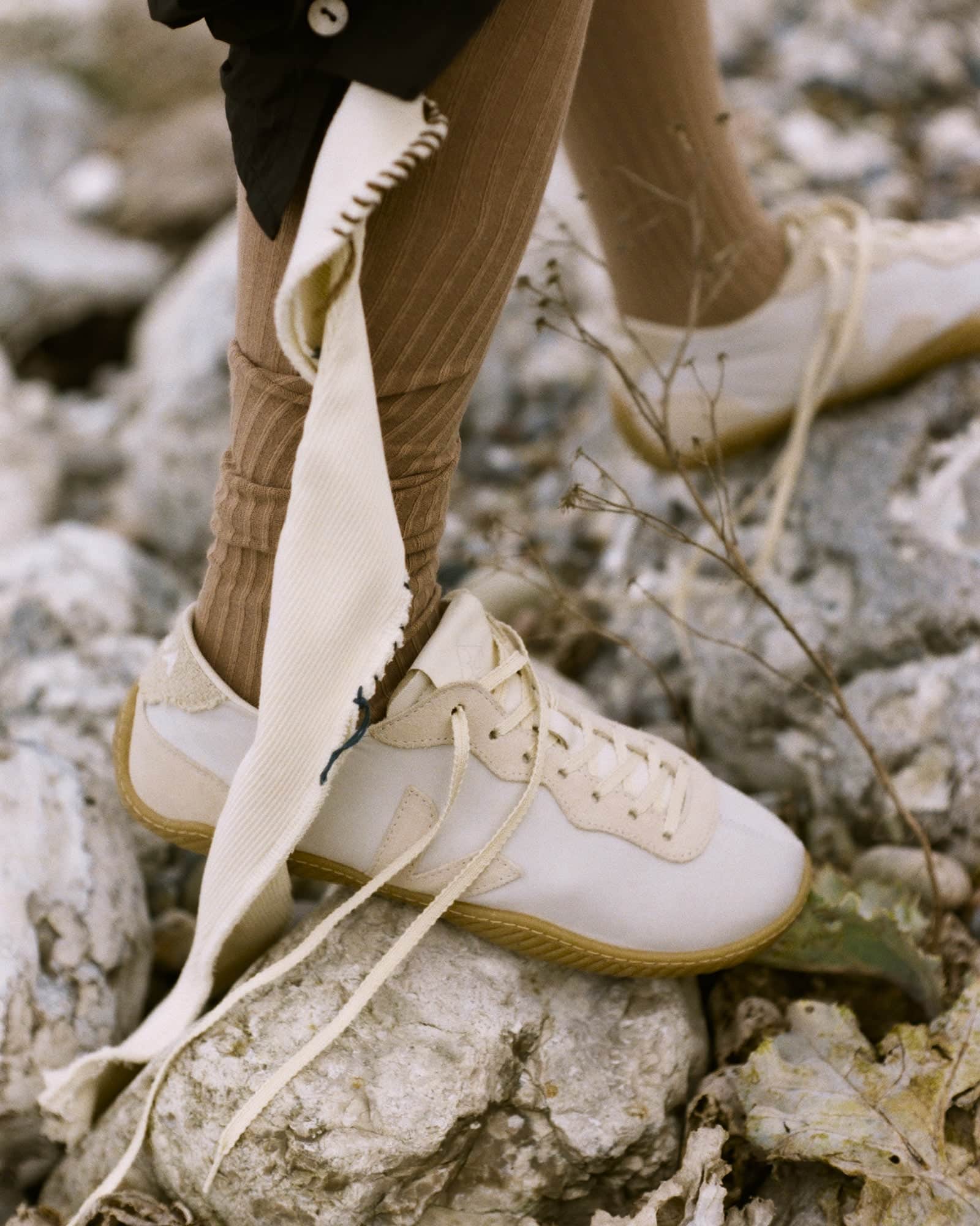 VEJA スニーカー 楽天市場】【GWクーポン対象】【アウトレット！30%OFF】ヴェジャ VEJA