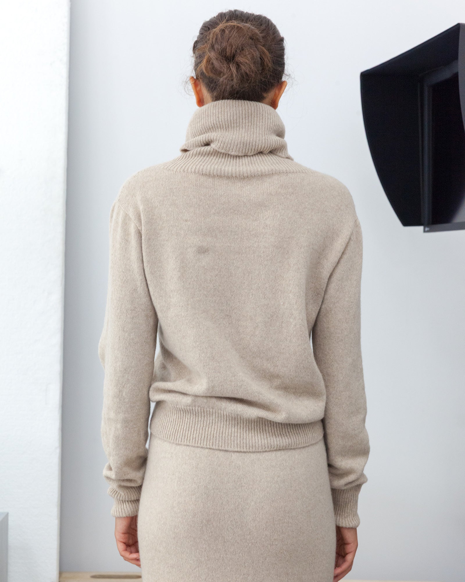 0-TierTurtleneck-RecycledCashmere-Camel-PUTIT-RC-AW26-Drop3-3.jpg