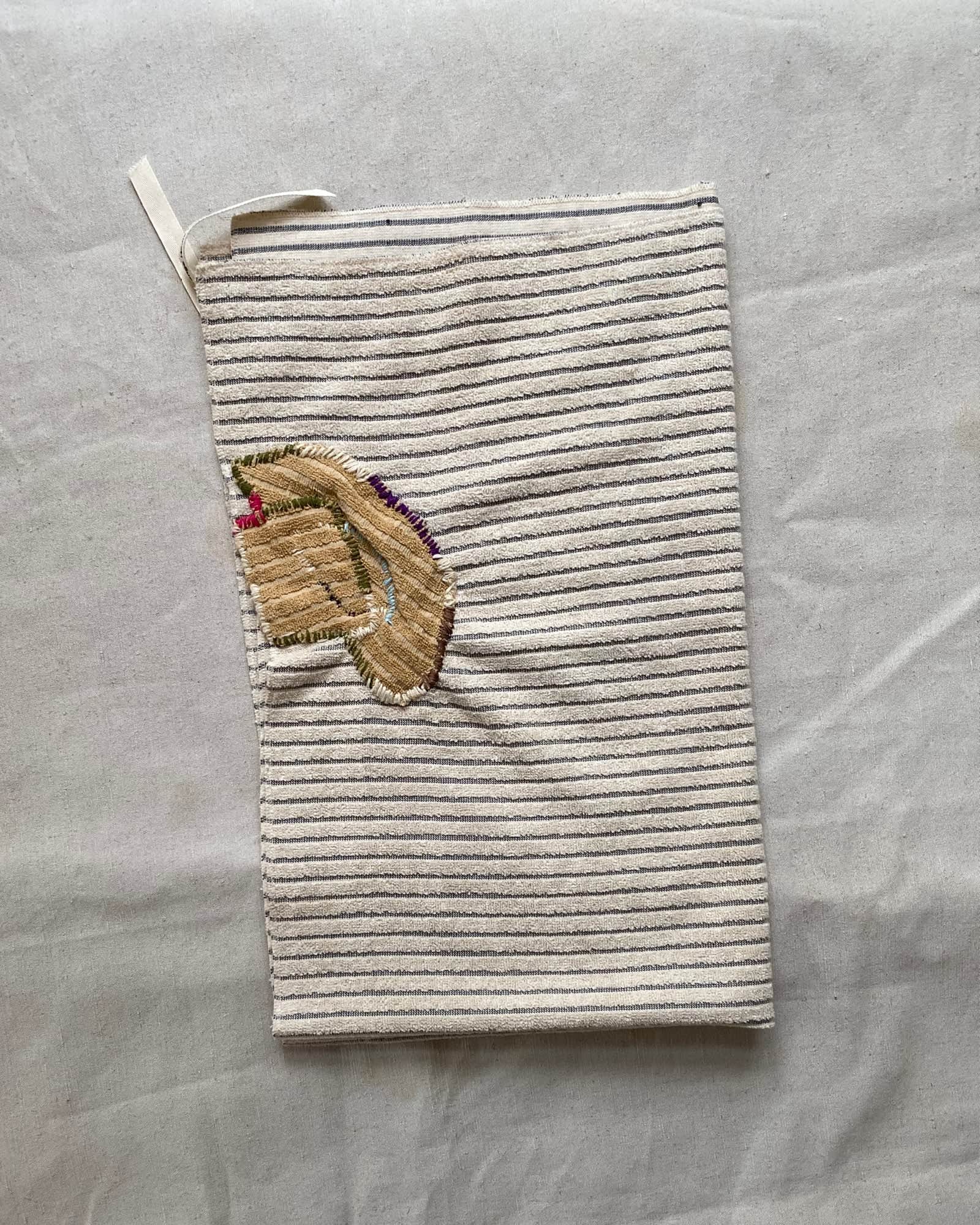 BASERANGE Bathroom BLACK STRIPES / 100x60cm Repair- Shell Towel