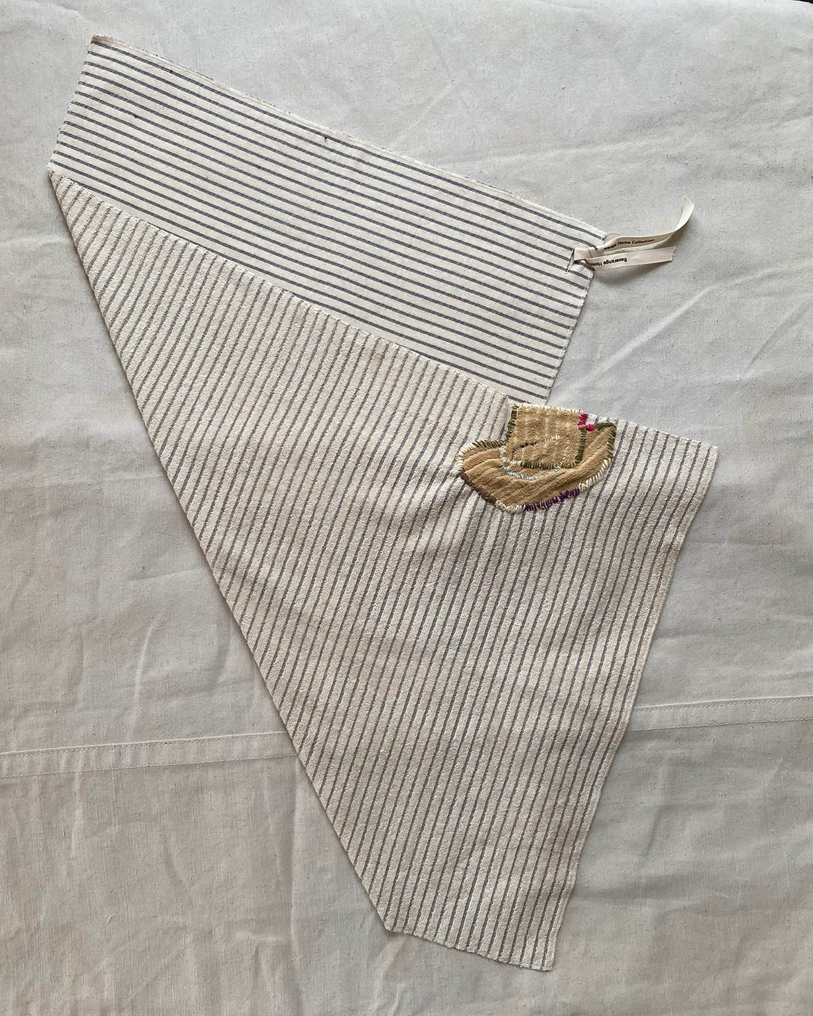 BASERANGE Bathroom BLACK STRIPES / 100x60cm Repair- Shell Towel