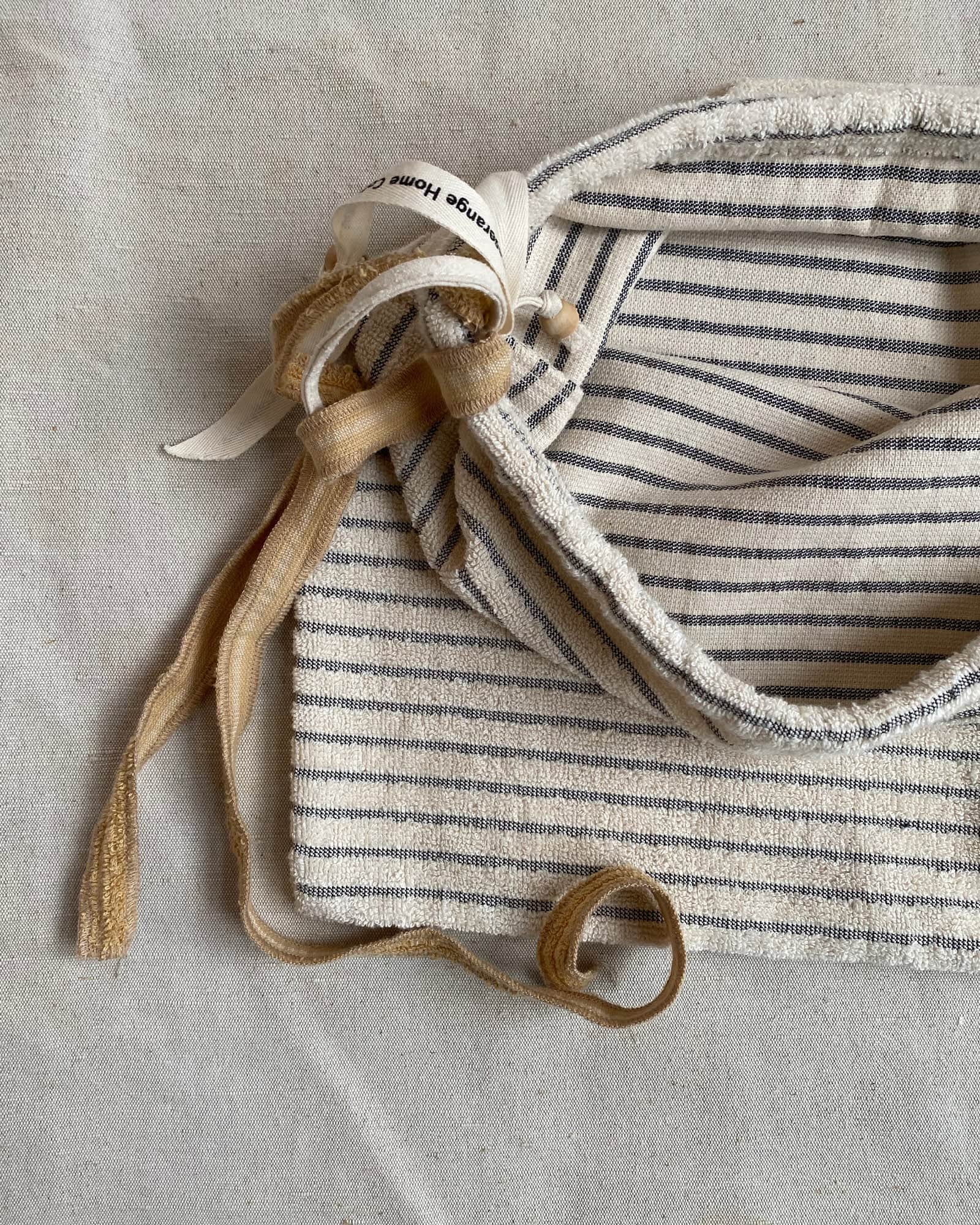 BASERANGE Bathroom BLACK STRIPES 2 / 36x38cm Repair - Towel Bag