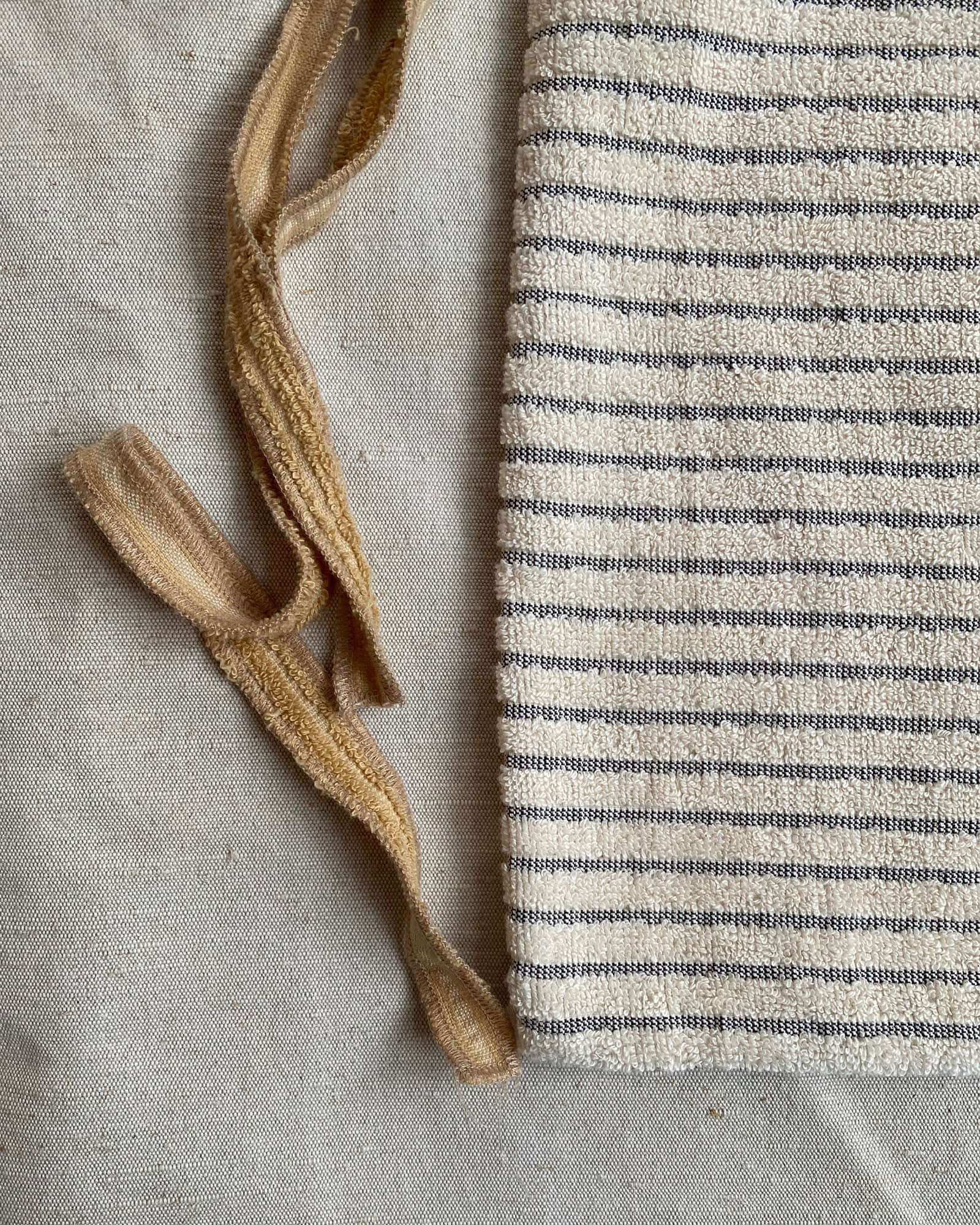 BASERANGE Bathroom BLACK STRIPES 2 / 36x38cm Repair - Towel Bag