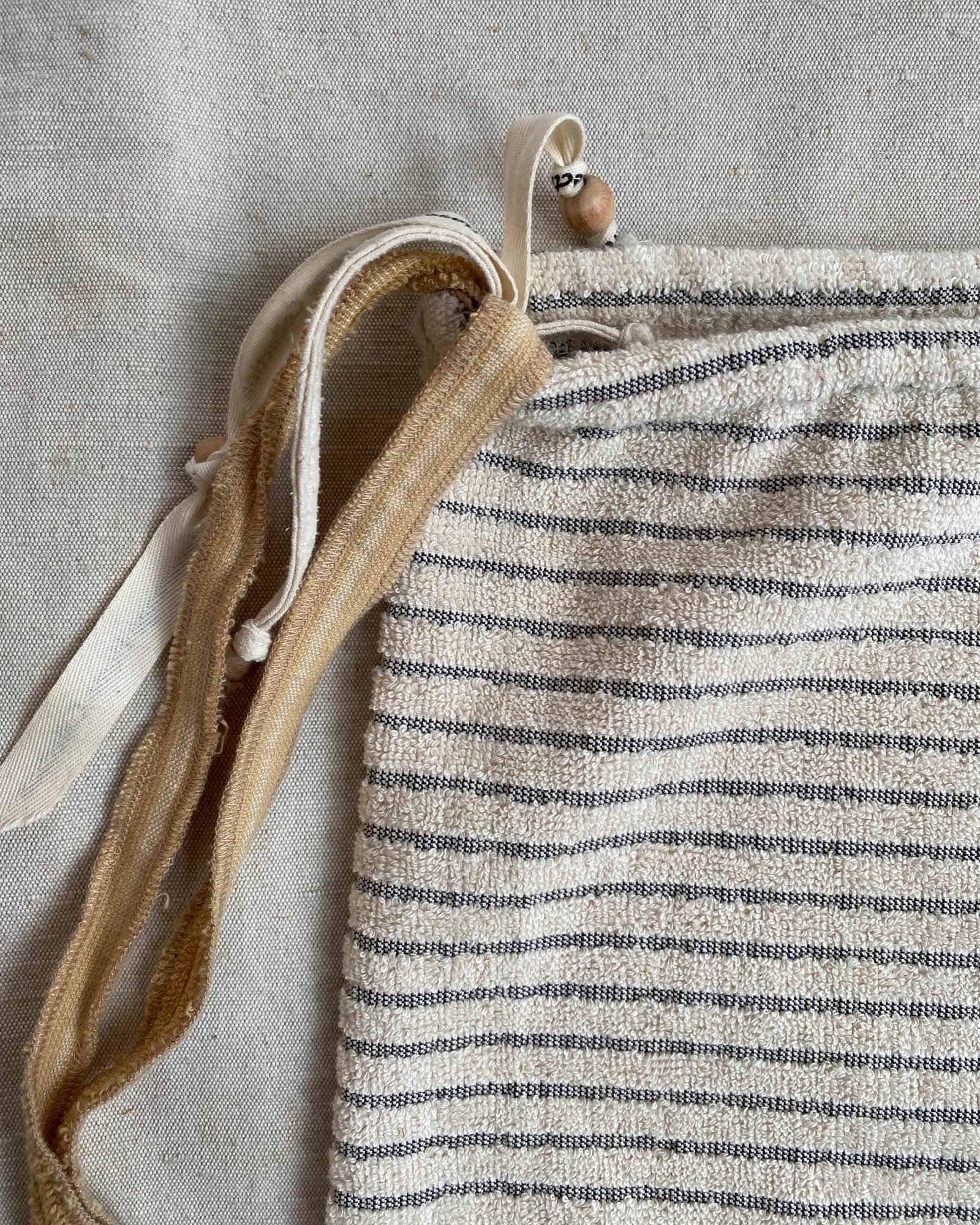 BASERANGE Bathroom BLACK STRIPES 2 / 36x38cm Repair - Towel Bag