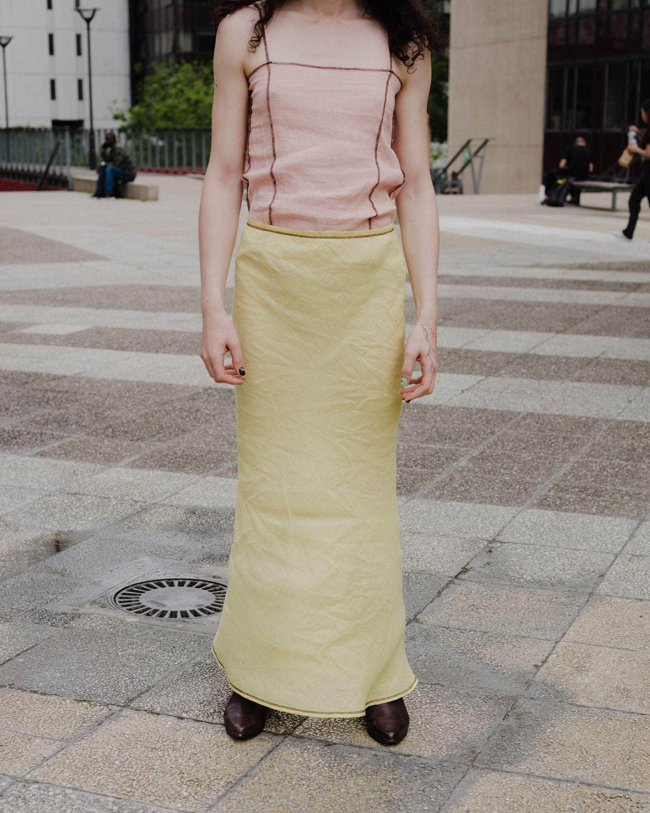 Dydine Fitted Skirt in Lime | linen | en | Baserange