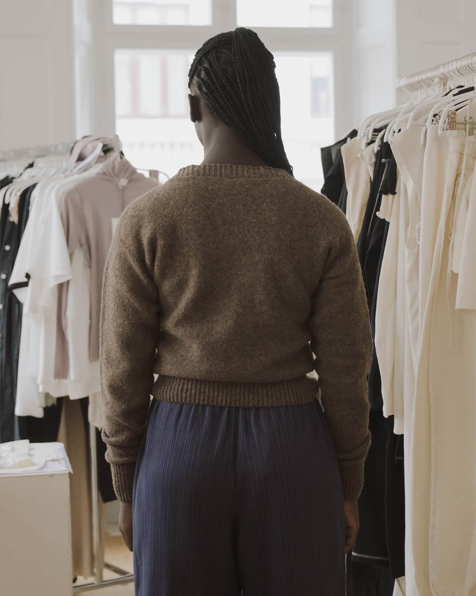 BASERANGE Cardigans Tier Cardigan