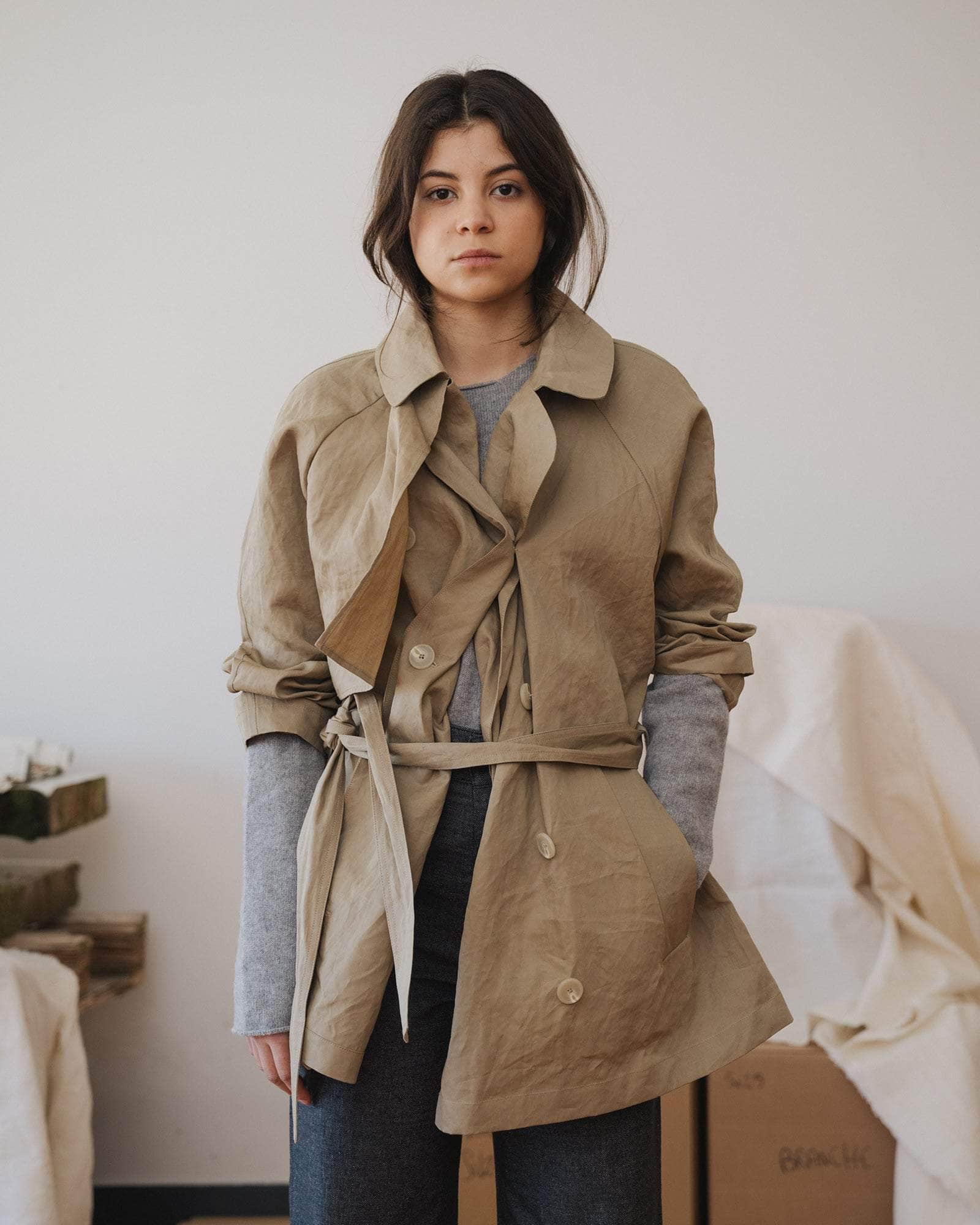 Clavo Coat in Khaki | Technical cotton | Baserange