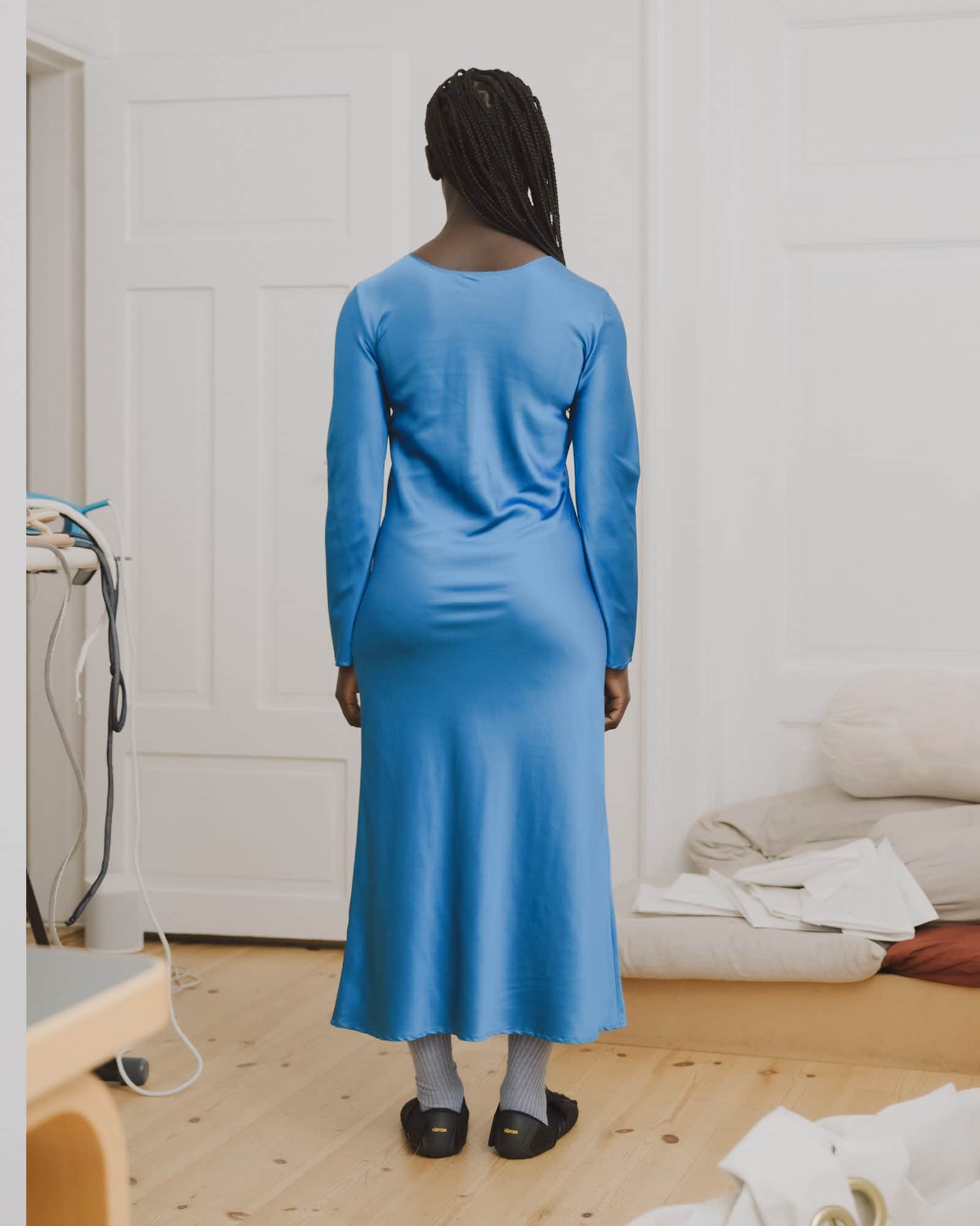 Dydine Long Sleeve Dress in Ora blue | Satin ecovero | Baserange
