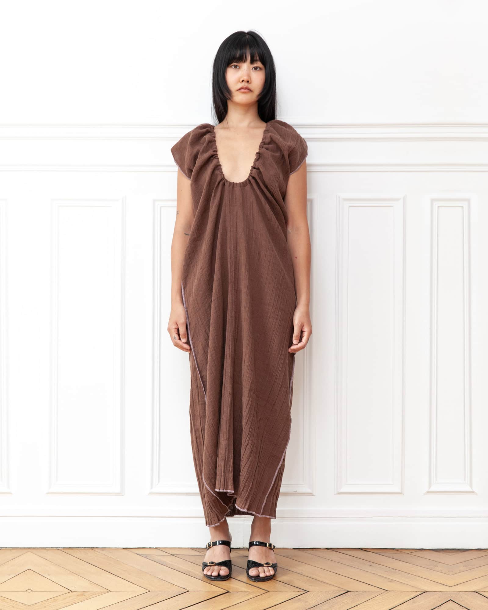 Max ドレス in Loam brown | クリンクルリネン | Baserange