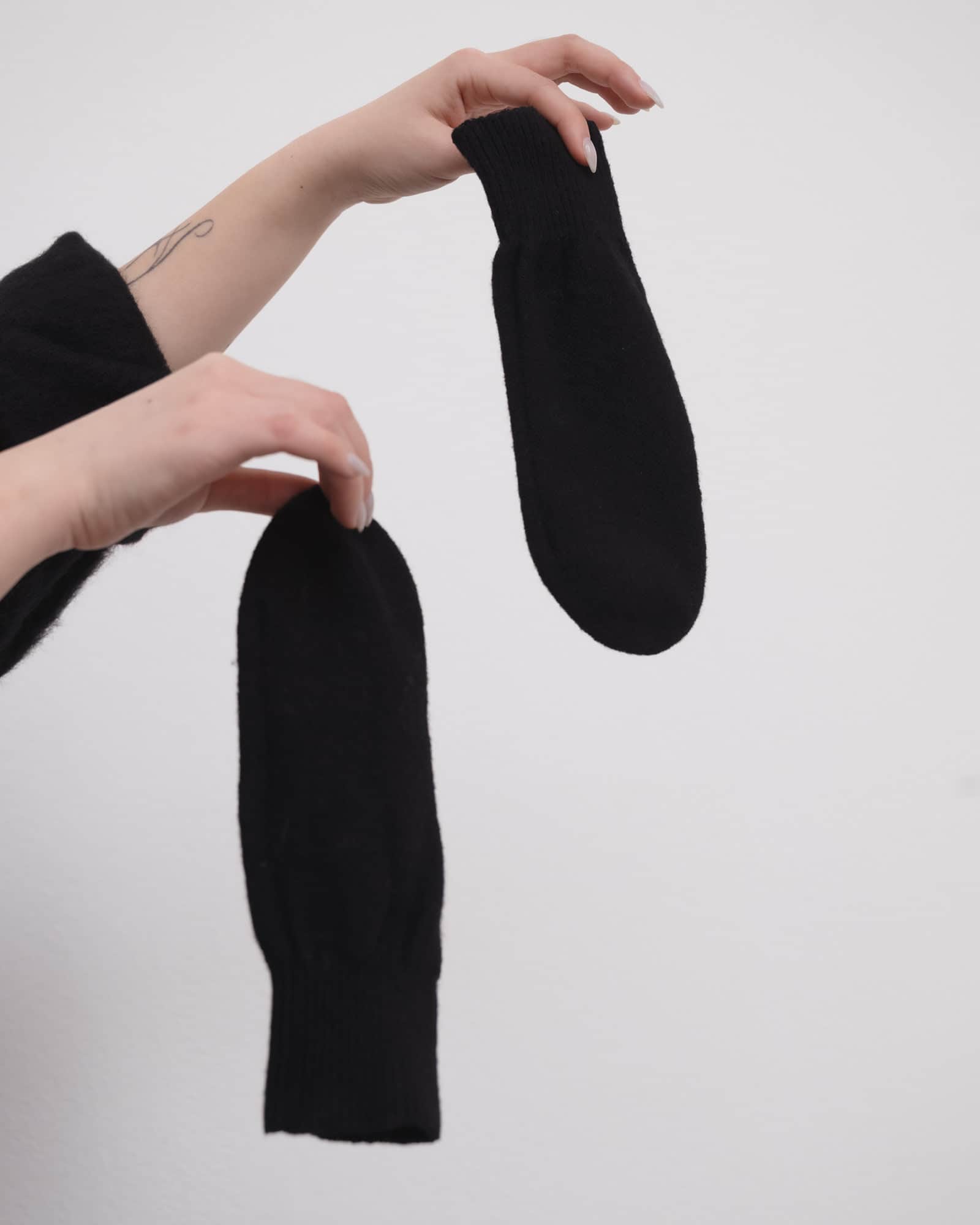 BASERANGE Gloves BLACK / ONE SIZE Enso Mittens