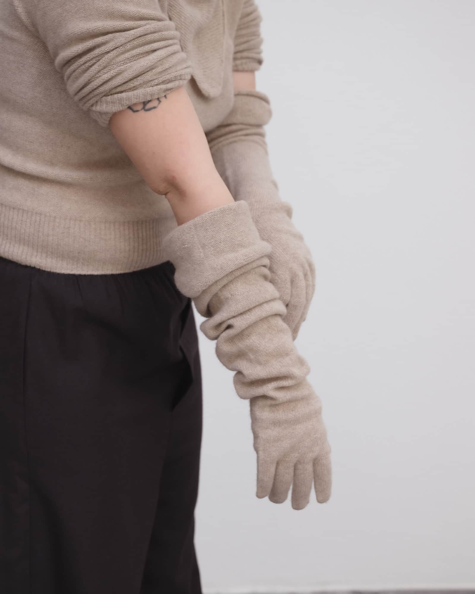 BASERANGE Gloves CAMEL / ONE SIZE Whit Gloves