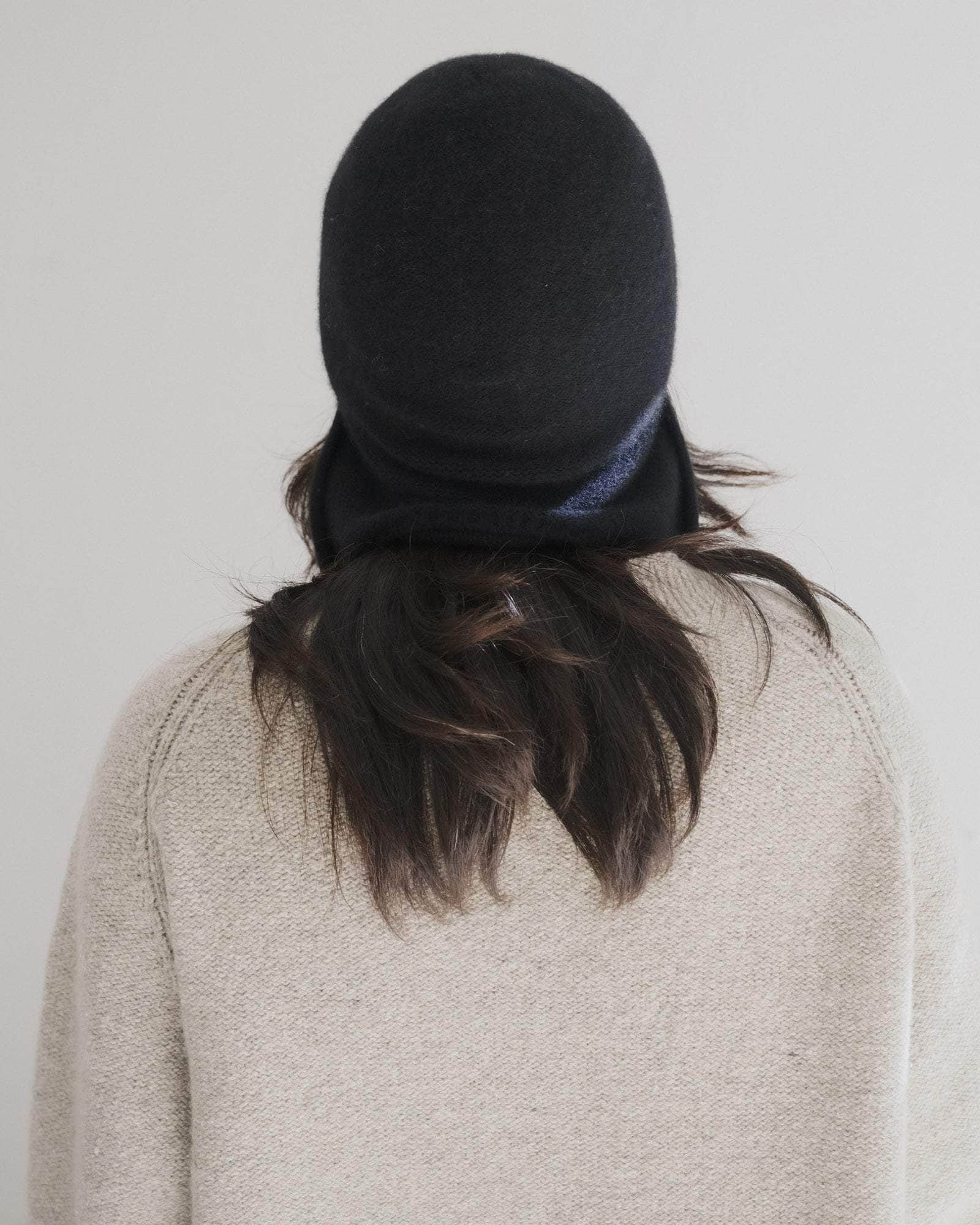 BASERANGE Hats BLACK / One Size Tier Hooded Wrap