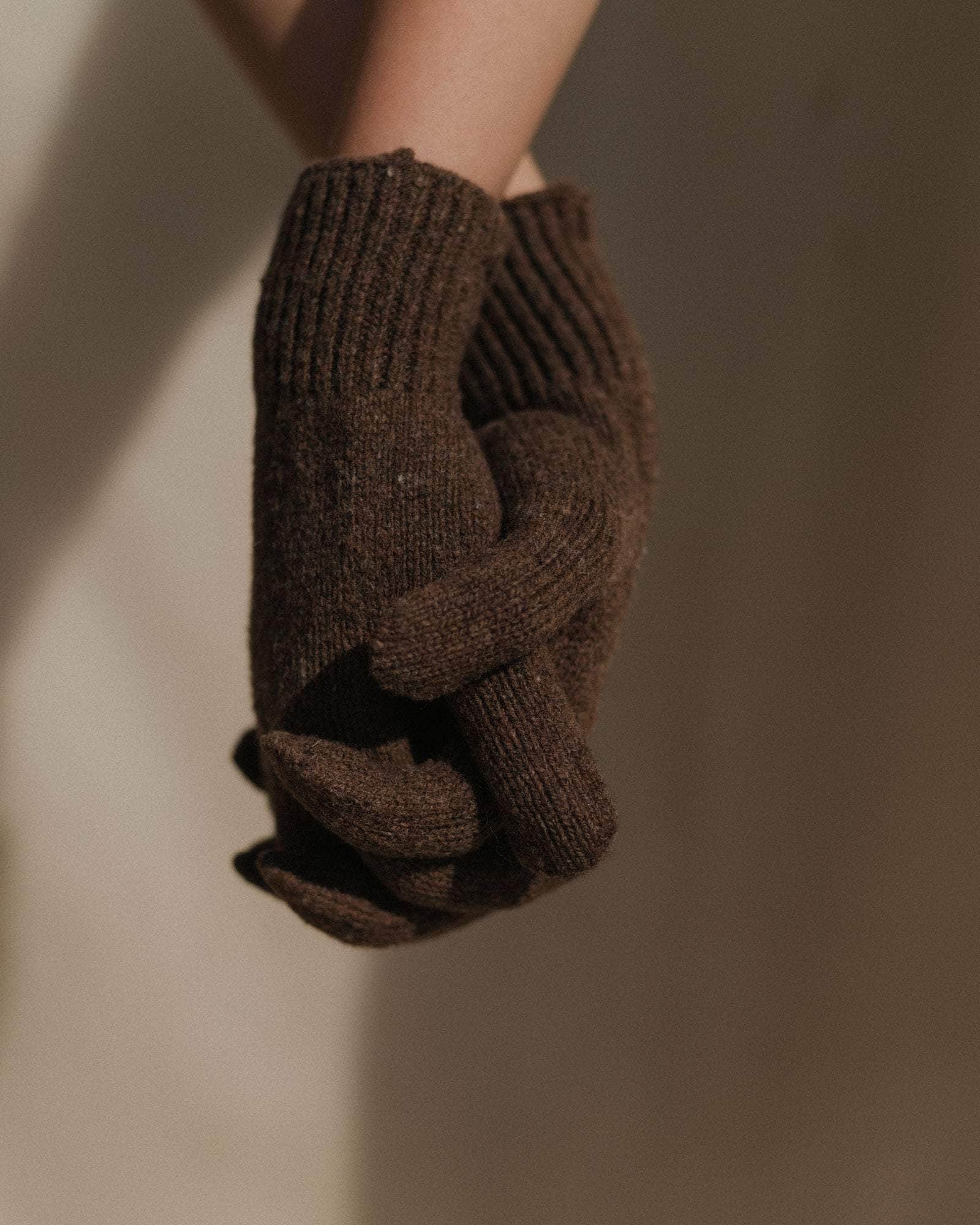 BASERANGE KNITTED BUREL BROWN / ONE SIZE MEA BEANIE & RIBBED GLOVES