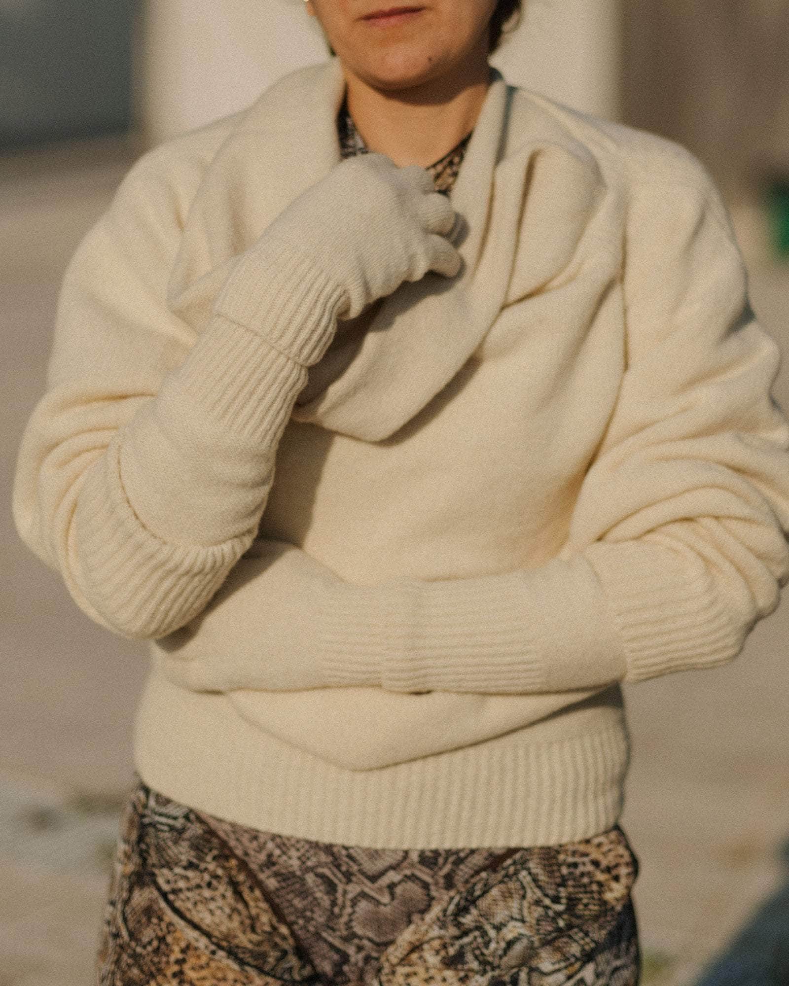 BASERANGE KNITTED CHAUME SAND / ONE SIZE MEA BEANIE & RIBBED GLOVES