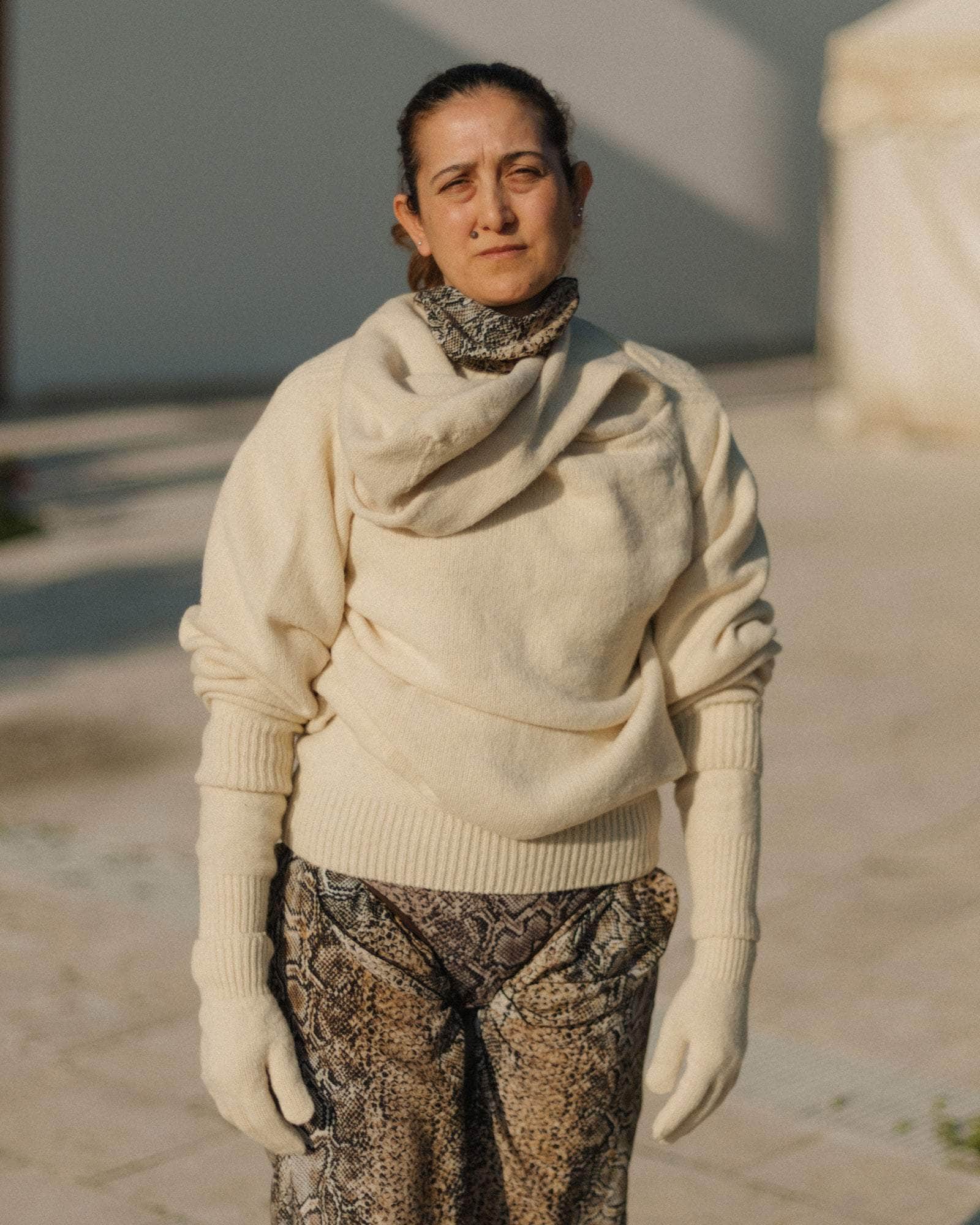 BASERANGE KNITTED CHAUME SAND / ONE SIZE MEA BEANIE & RIBBED GLOVES