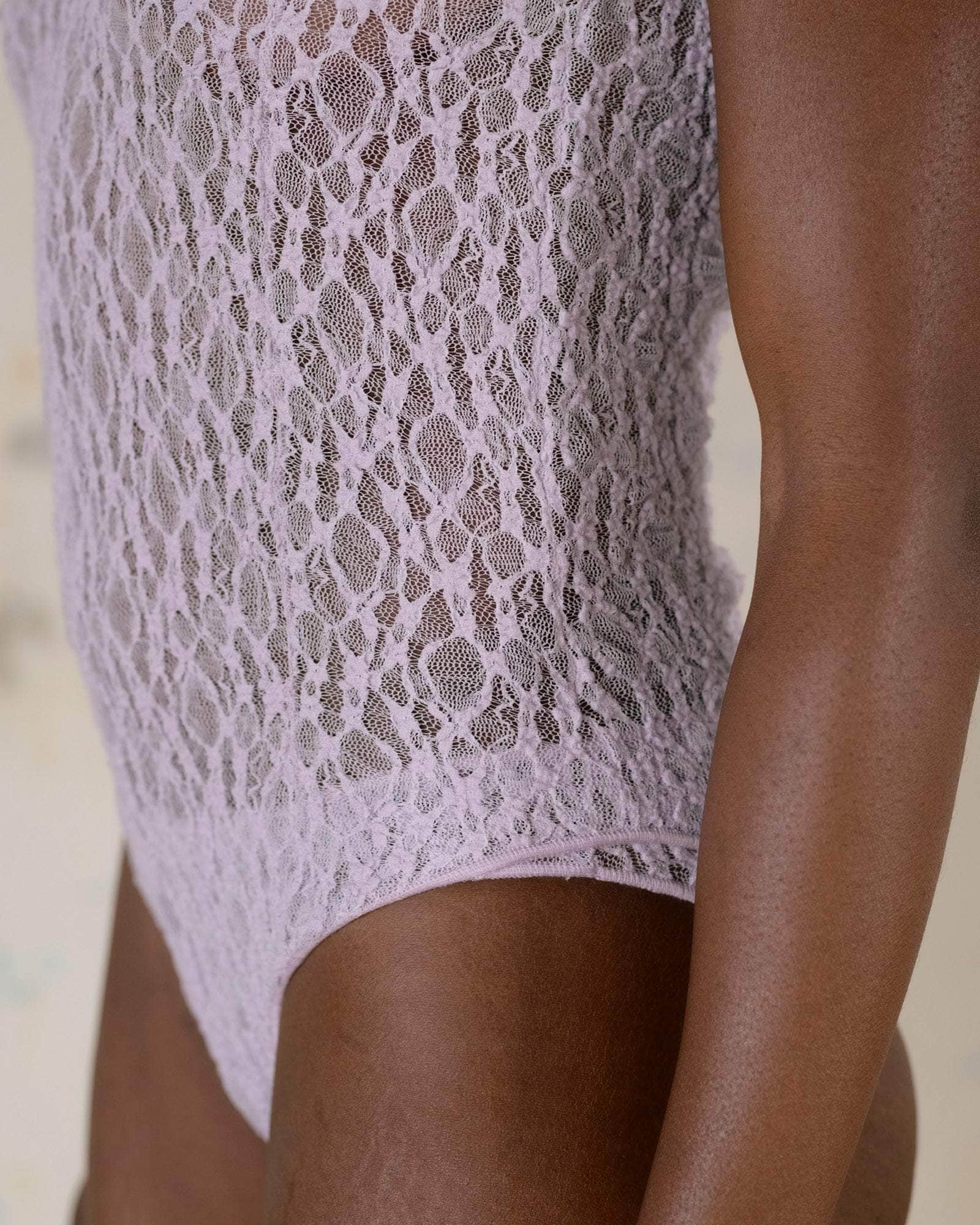 BASERANGE KNITTED CRESCENT BODY