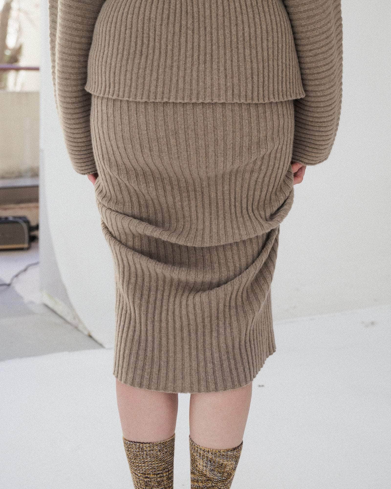 Kai スカート in Stoppa brown | リサイクル・カシミアリブ | Baserange