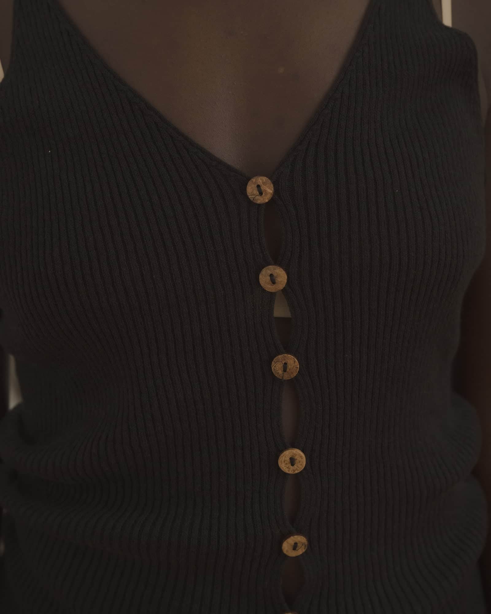 BASERANGE KNITTED ODER TOP