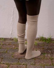 BASERANGE KNITTED OMI SAND / ONE SIZE OVERKNEE SOCKS