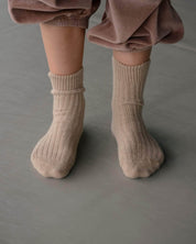 BASERANGE KNITTED OMI SAND / ONE SIZE RIB OVERANKLE SOCKS