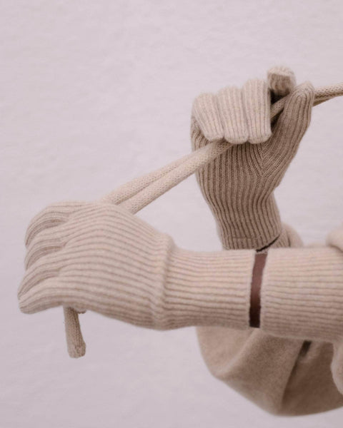 Ribbed Gloves in Omi sand | Recycled cashmere rib | Baserange