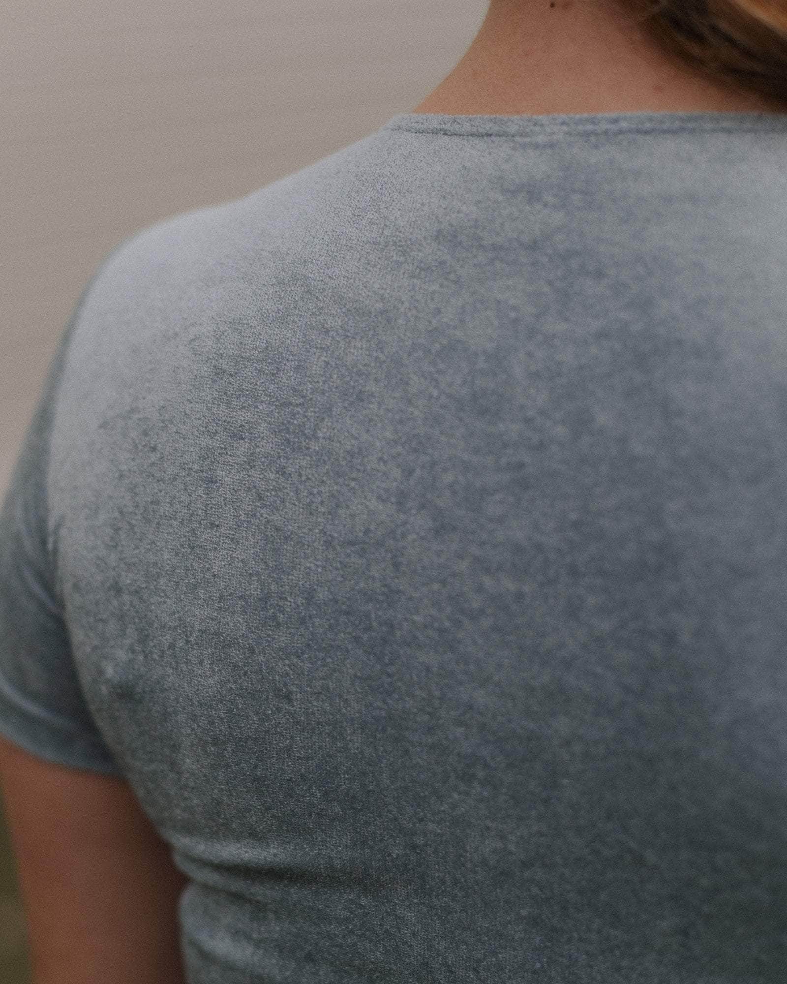 BASERANGE KNITTED OMO TEE SHIRT