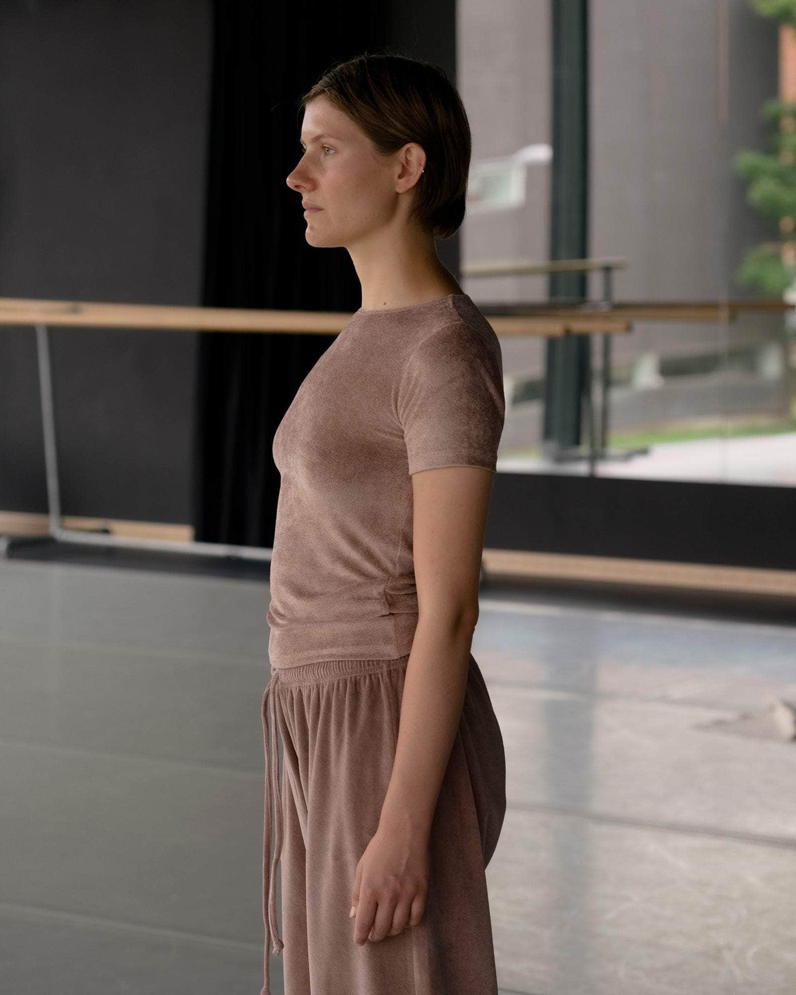 BASERANGE KNITTED OMO TEE SHIRT