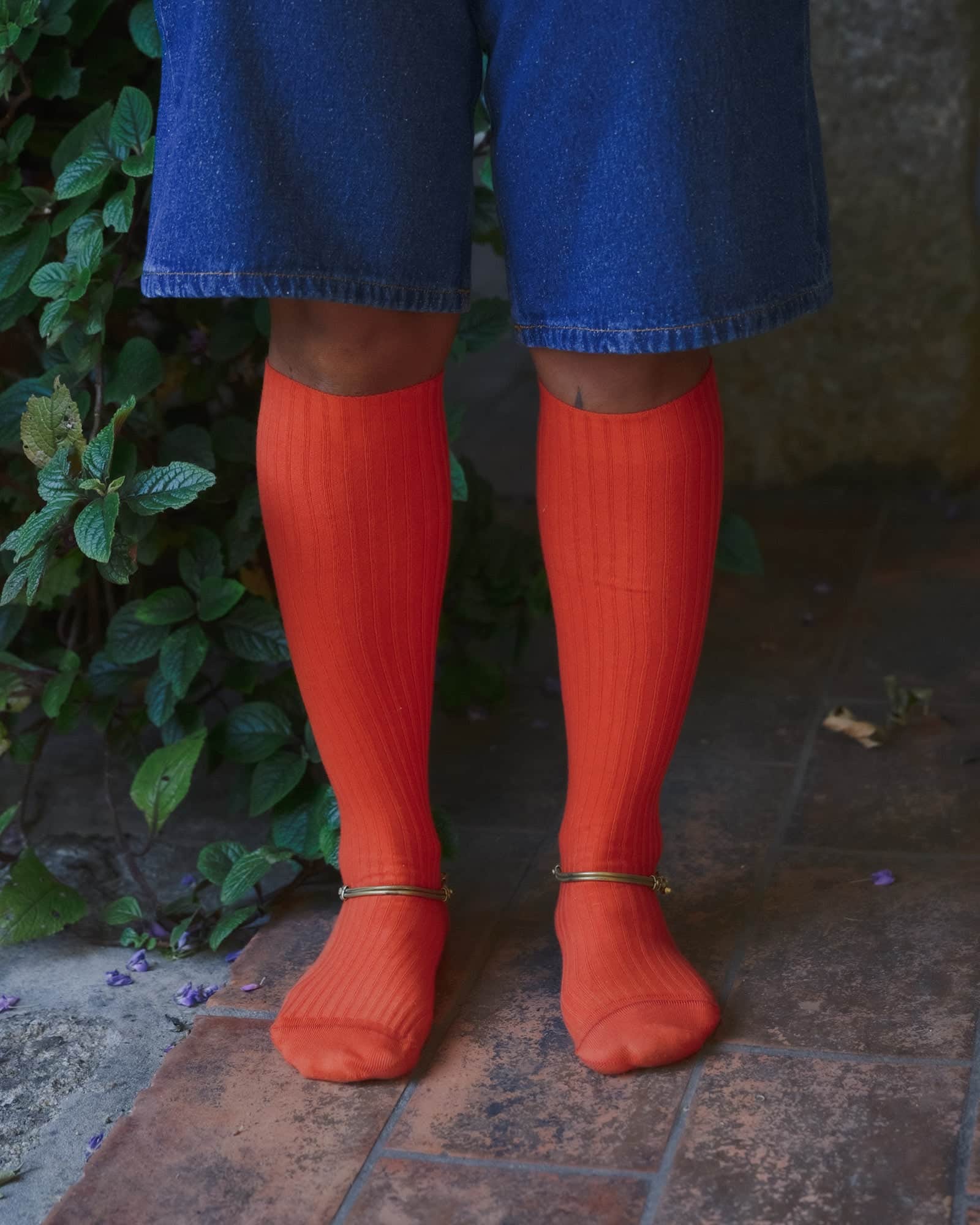 BASERANGE KNITTED RIB KNEE SOCKS