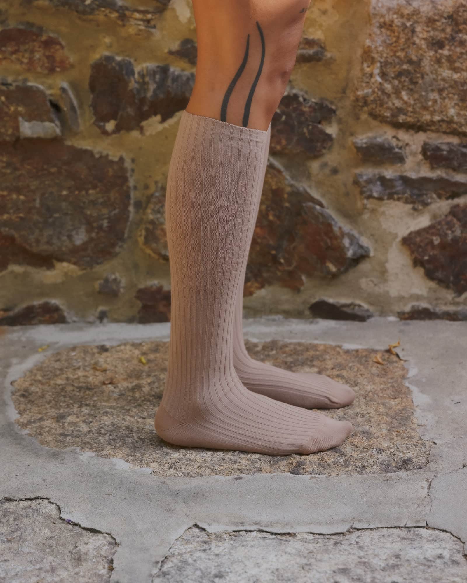 BASERANGE KNITTED RIB KNEE SOCKS