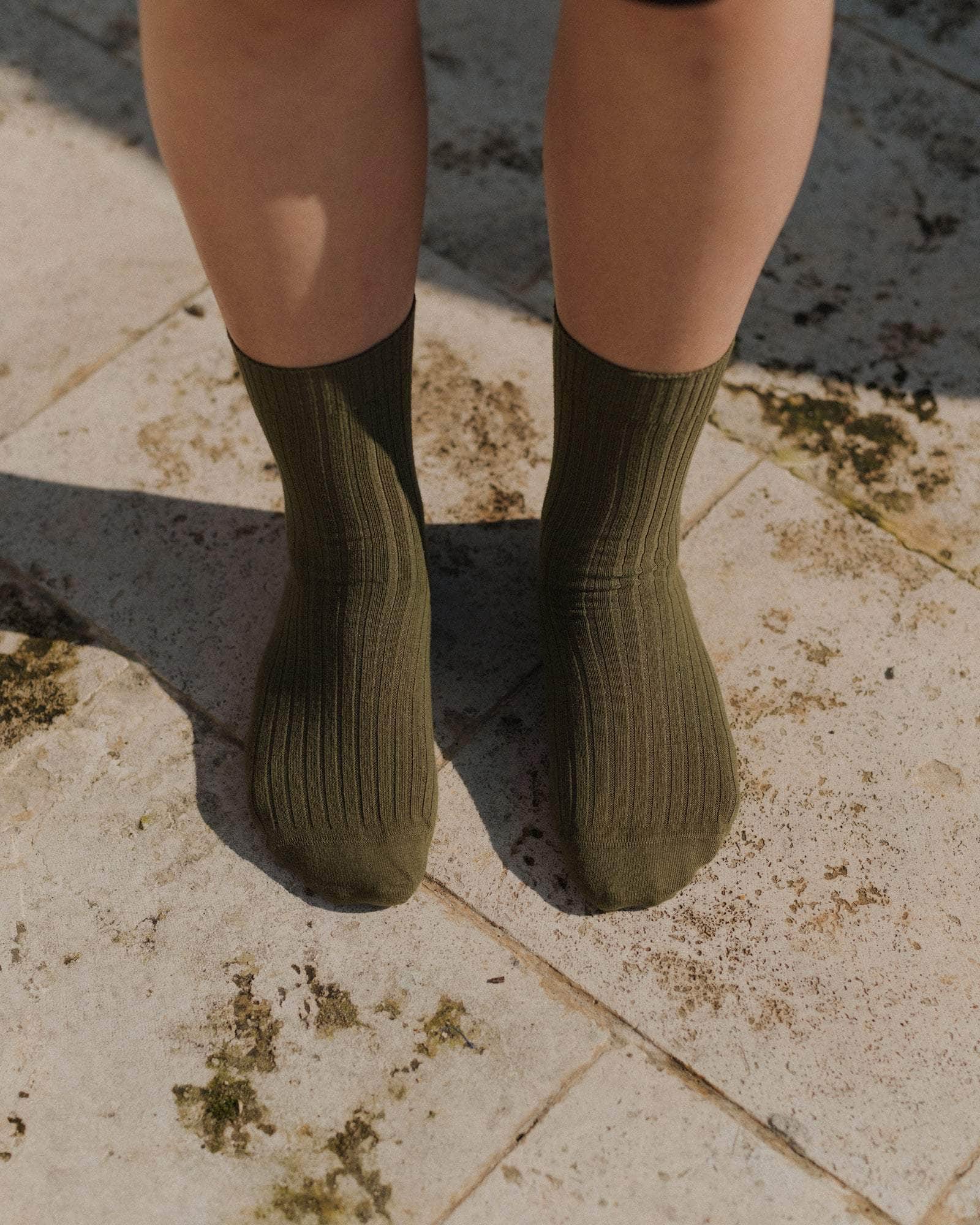 BASERANGE KNITTED RIB OVERANKLE SOCKS