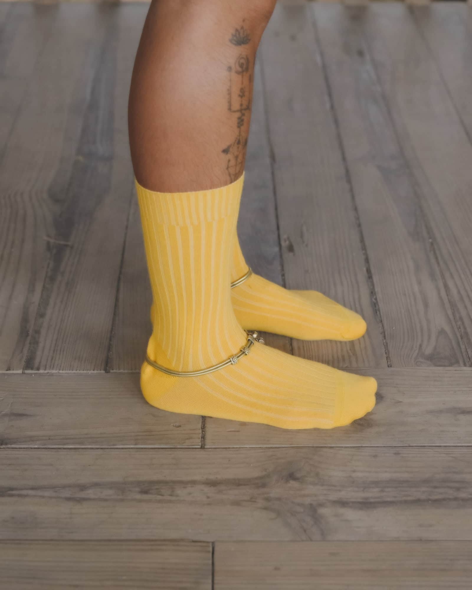 BASERANGE KNITTED RIB OVERANKLE SOCKS