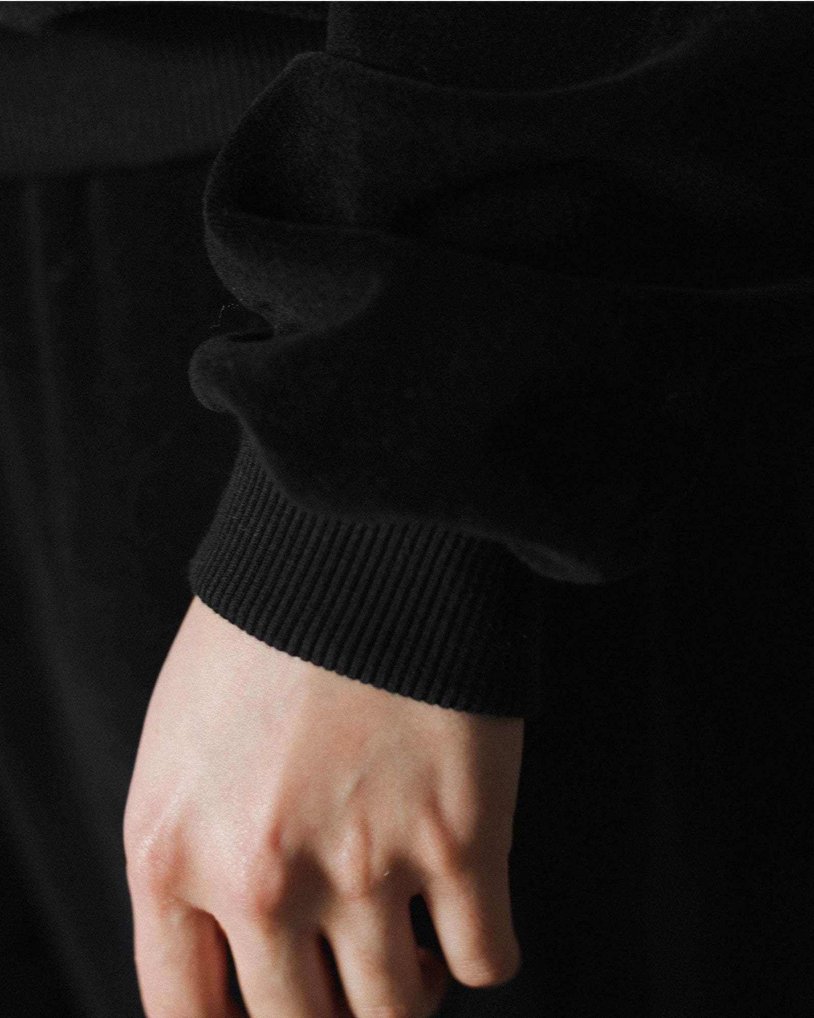 BASERANGE KNITTED RIM RAGLAN SWEATSHIRT