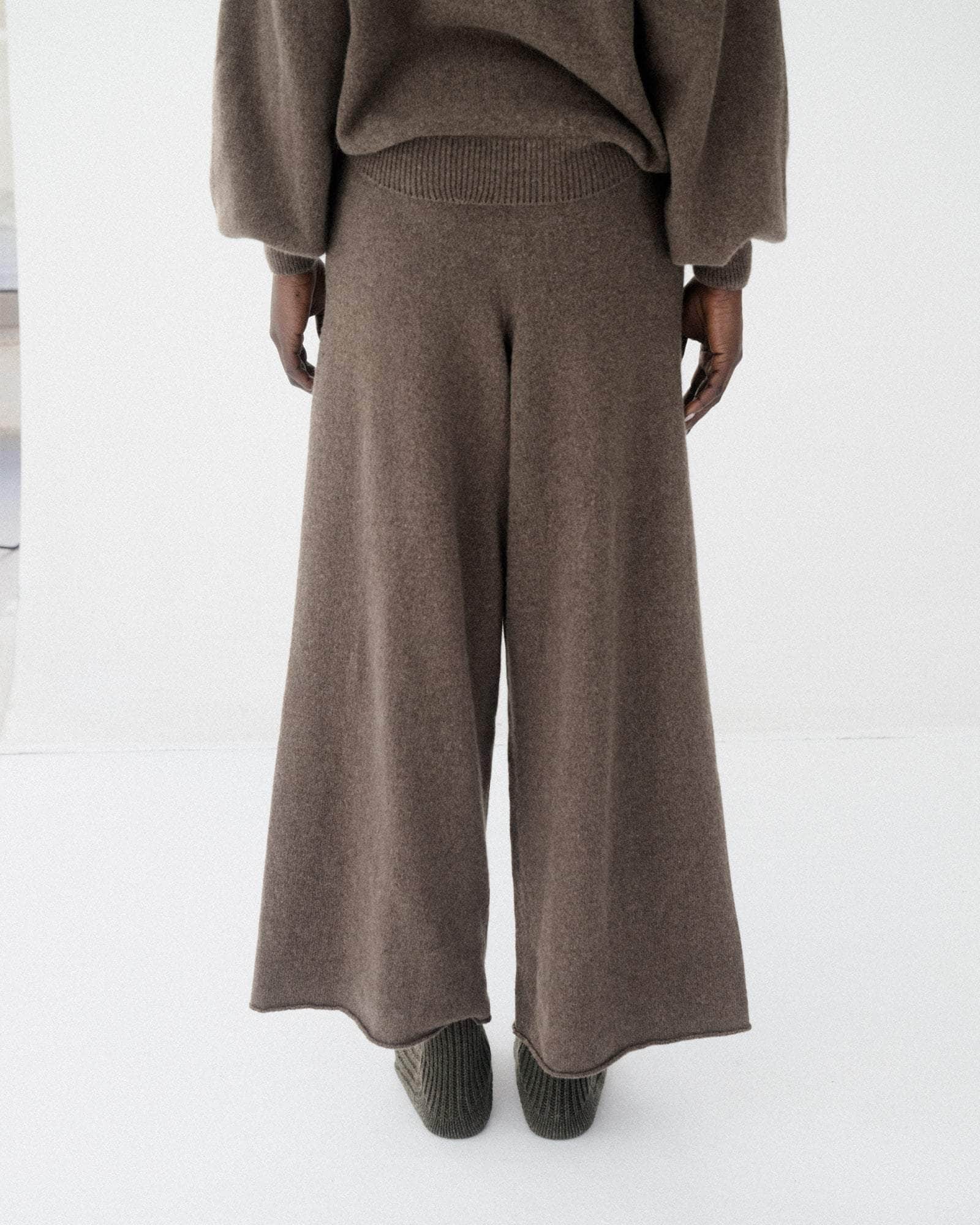 BASERANGE KNITTED SOAR PANTS