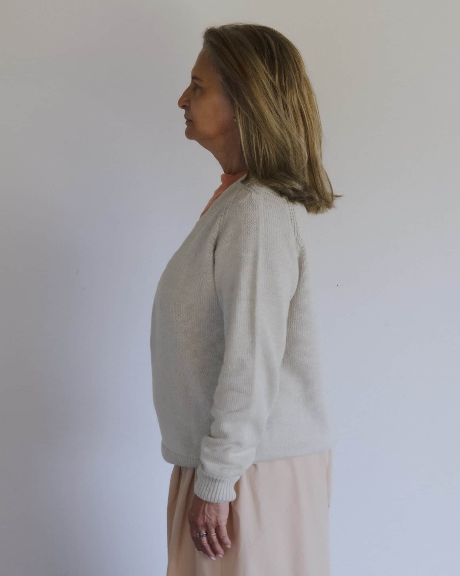 Soar Vネック in Grey melange | オーガニックコットンニット | Baserange