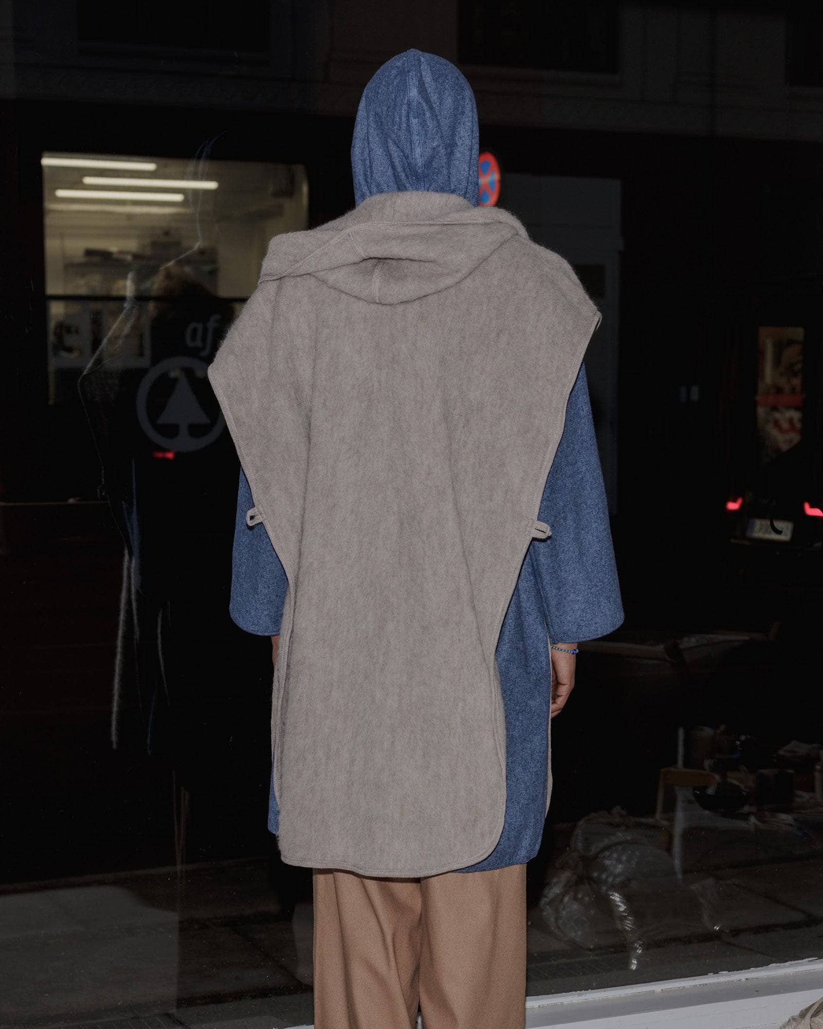 BASERANGE KNITTED TAJO PYRENEES CAPE