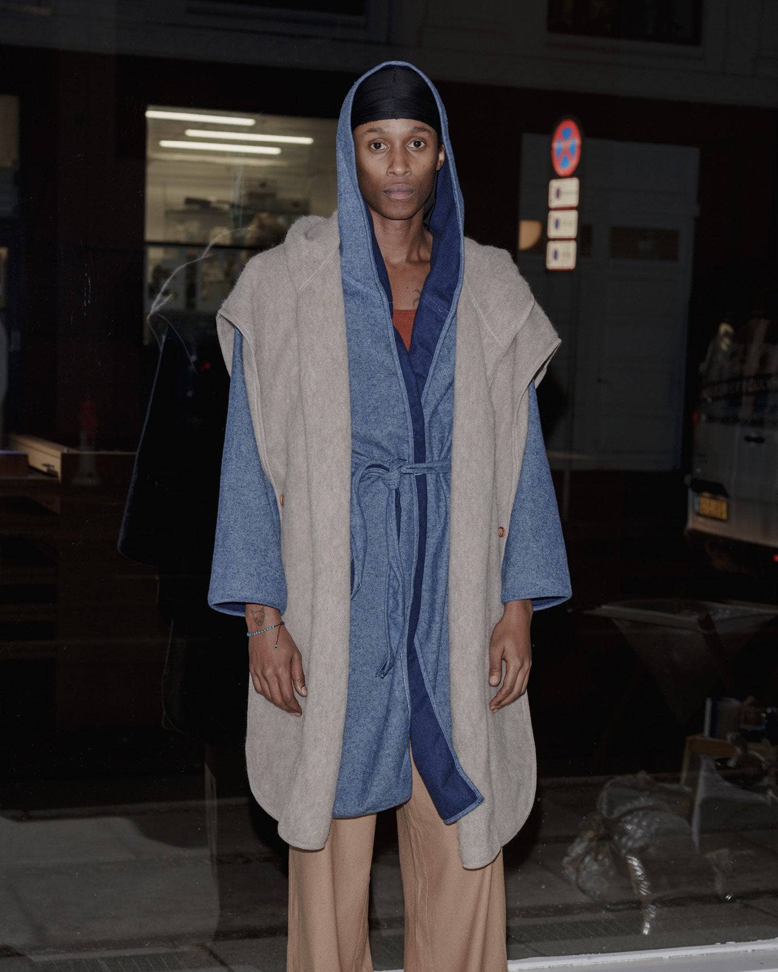 BASERANGE KNITTED TAJO PYRENEES CAPE