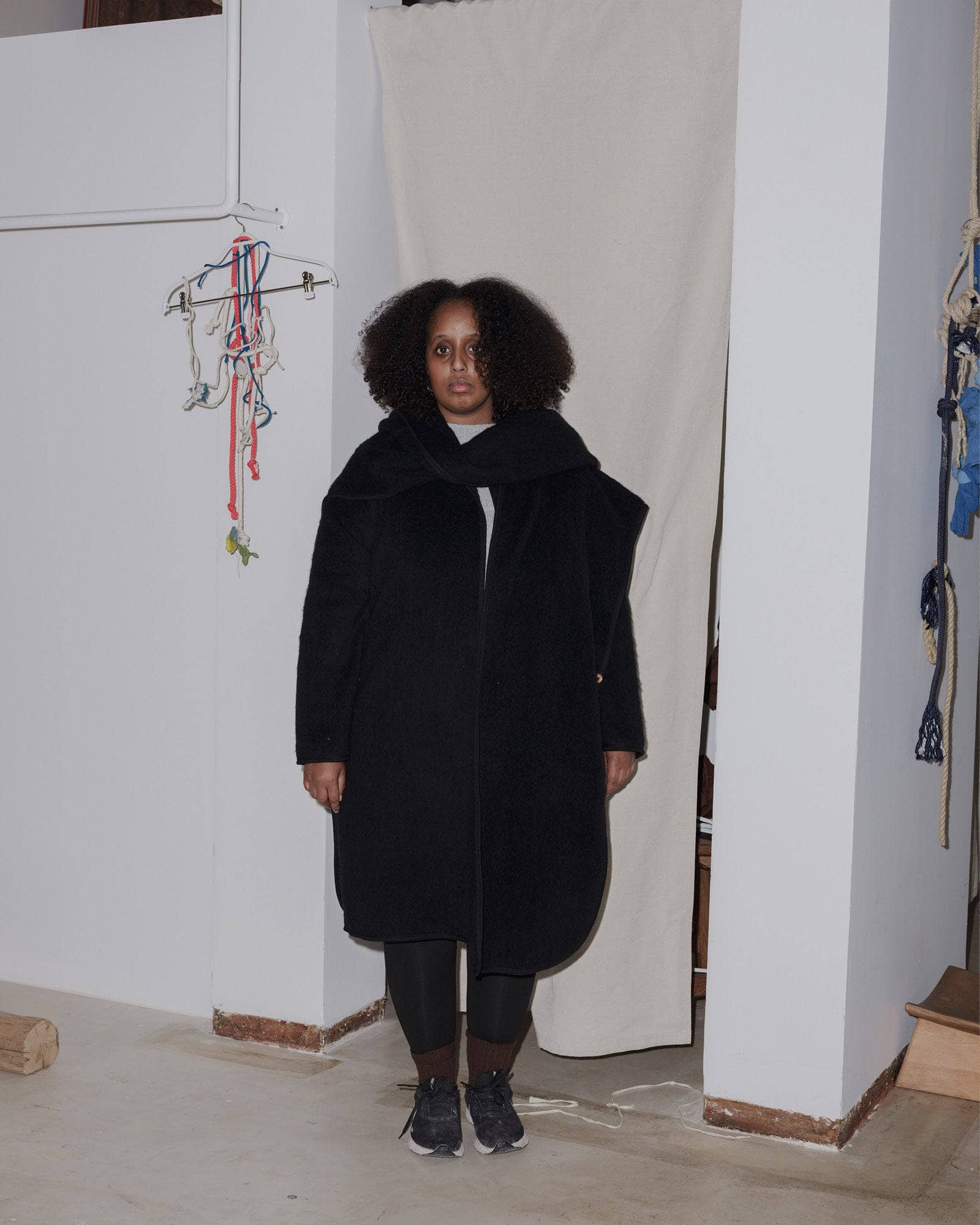 BASERANGE KNITTED TAJO PYRENEES CAPE