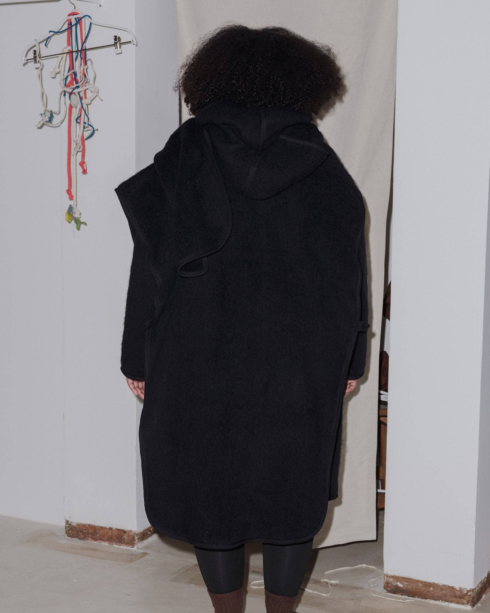 BASERANGE KNITTED TAJO PYRENEES CAPE