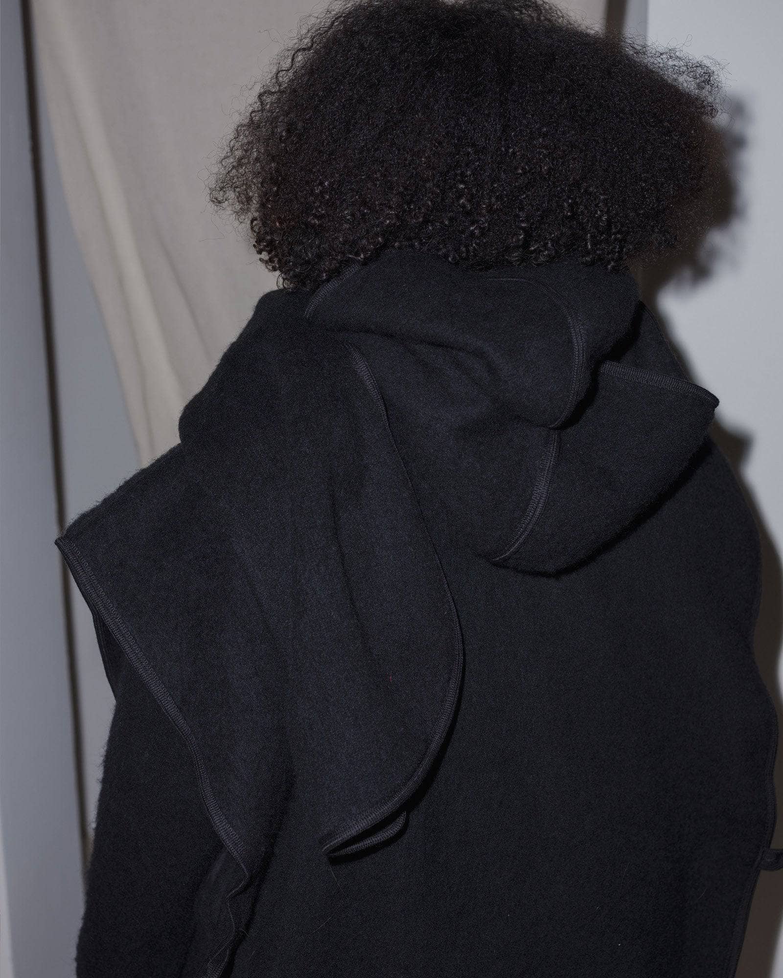 BASERANGE KNITTED TAJO PYRENEES CAPE