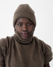 BASERANGE KNITTED TEAK BROWN / ONE SIZE WHIT BEANIE