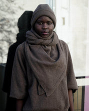 BASERANGE KNITTED TEAK BROWN / ONE SIZE WHIT SCARF