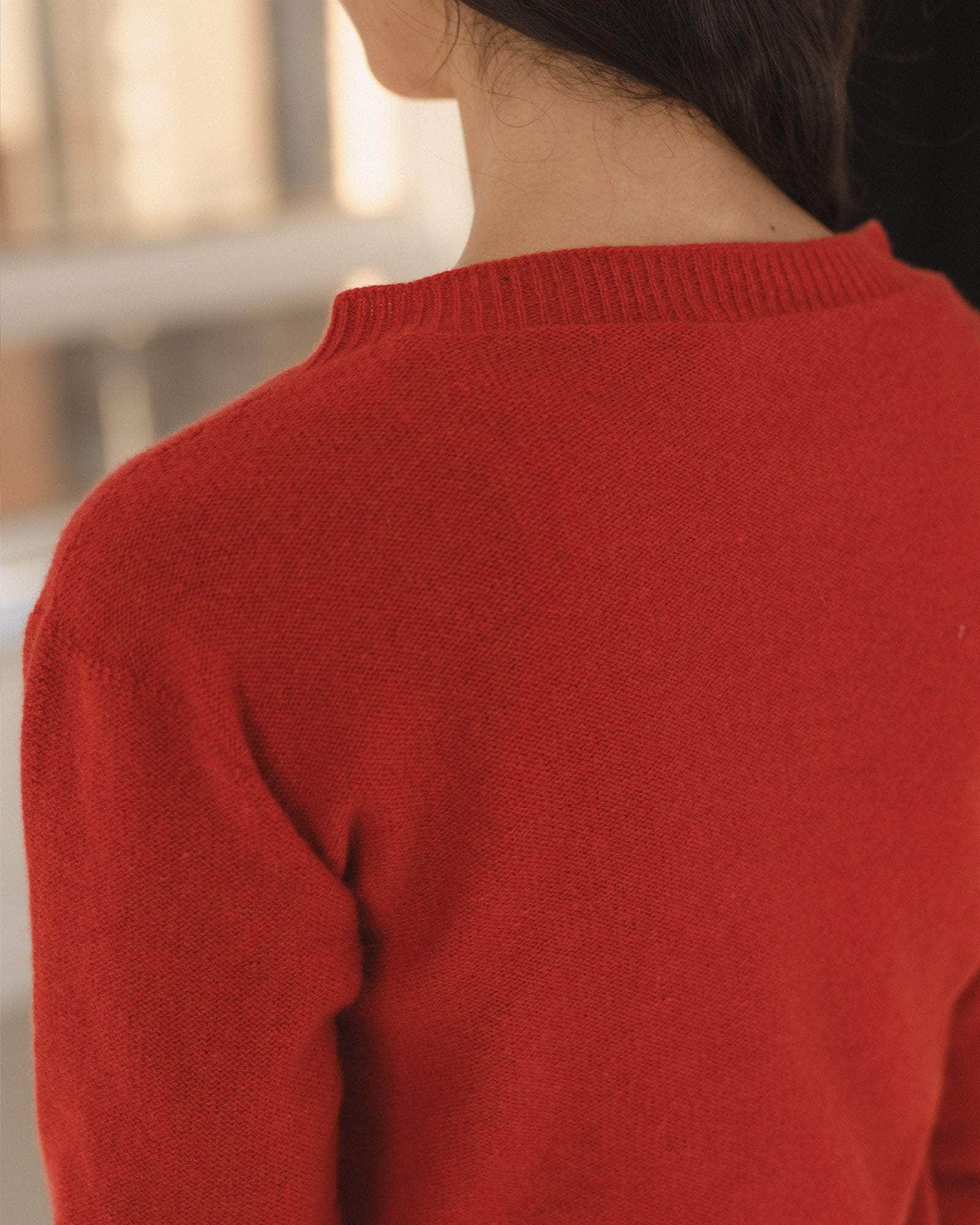 Tier ニット in Melograno red | リサイクル・カシミア | Baserange
