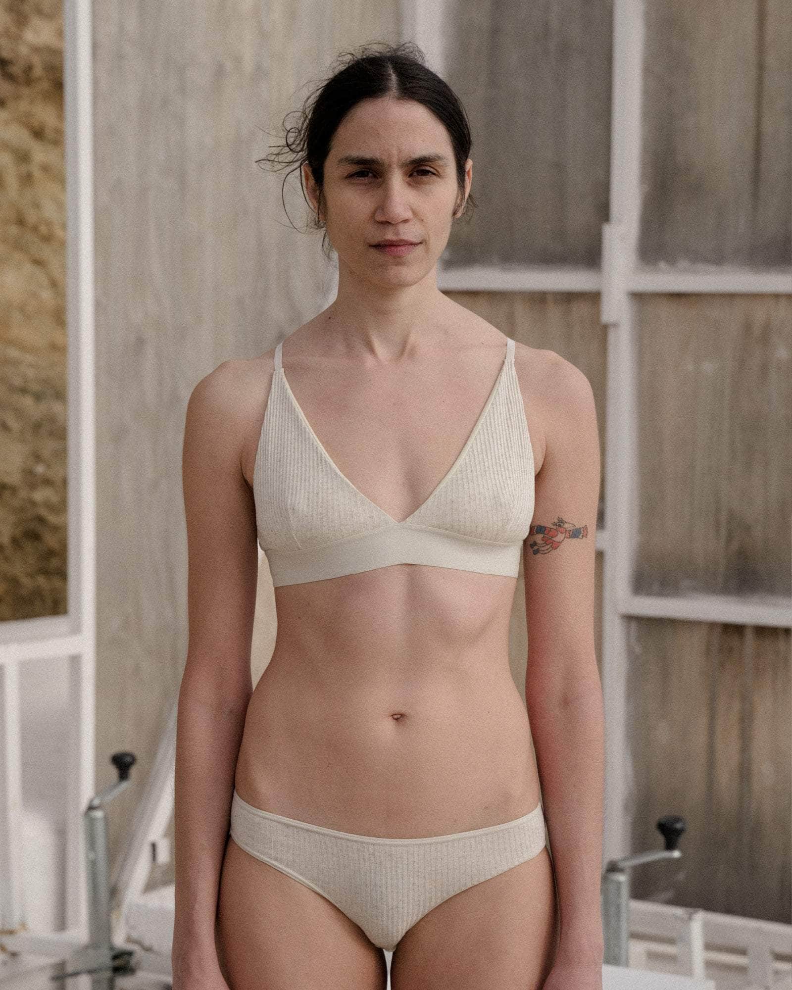 BASERANGE KNITTED TRIANGLE BRA