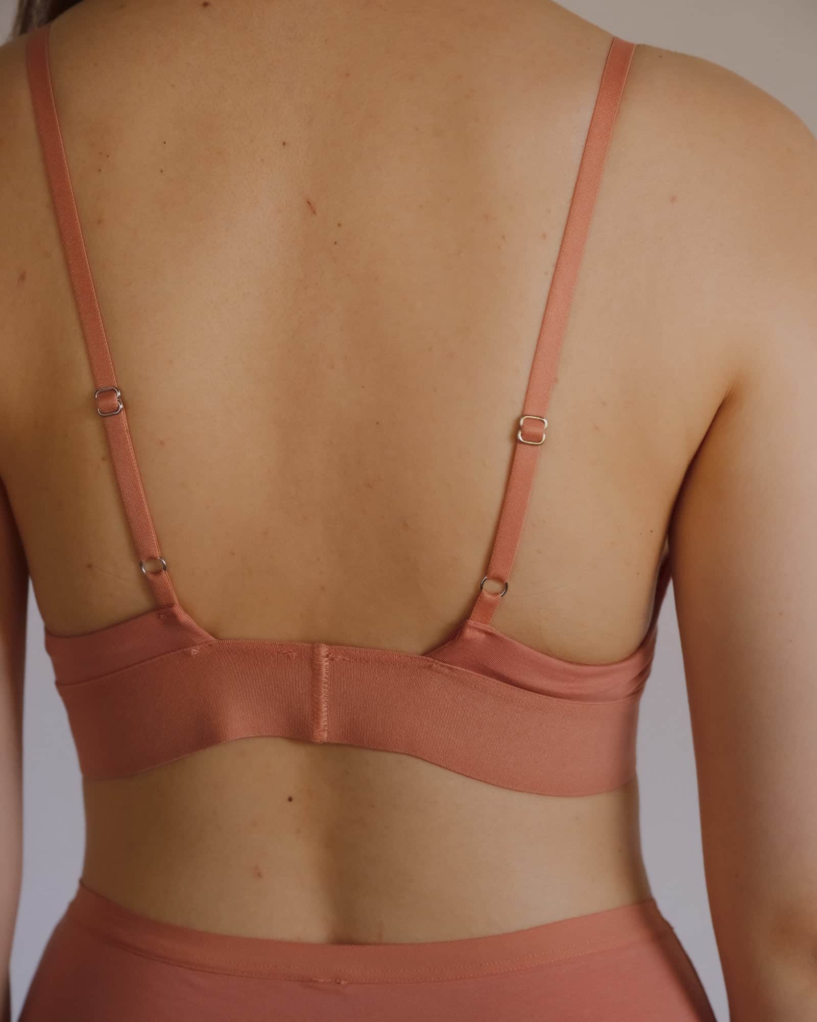 BASERANGE KNITTED TRIANGLE BRA