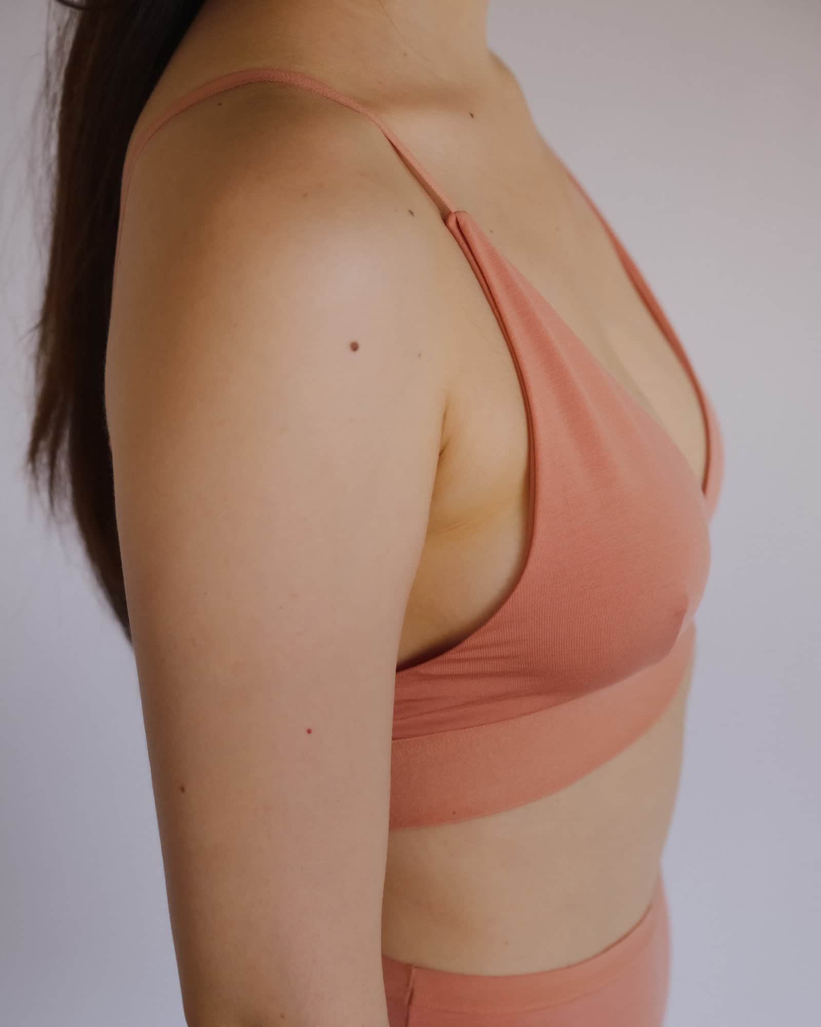 BASERANGE KNITTED TRIANGLE BRA