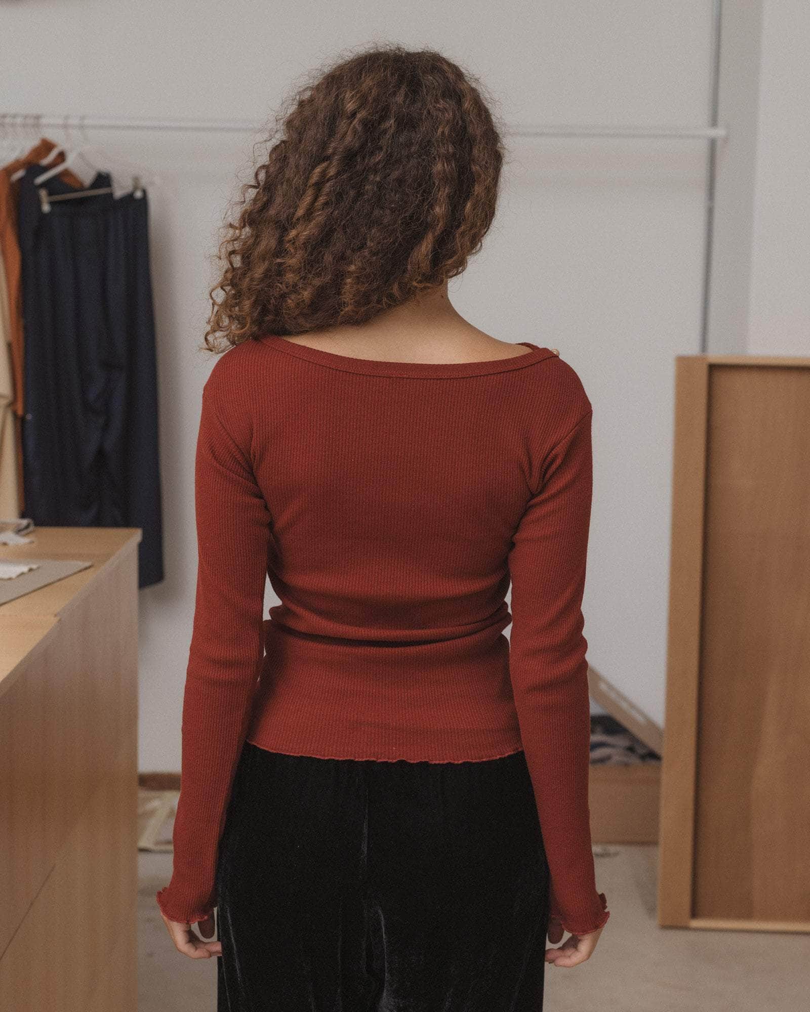 Disc Long Sleeve Tee in Bine Red | Recycled cotton rib | en