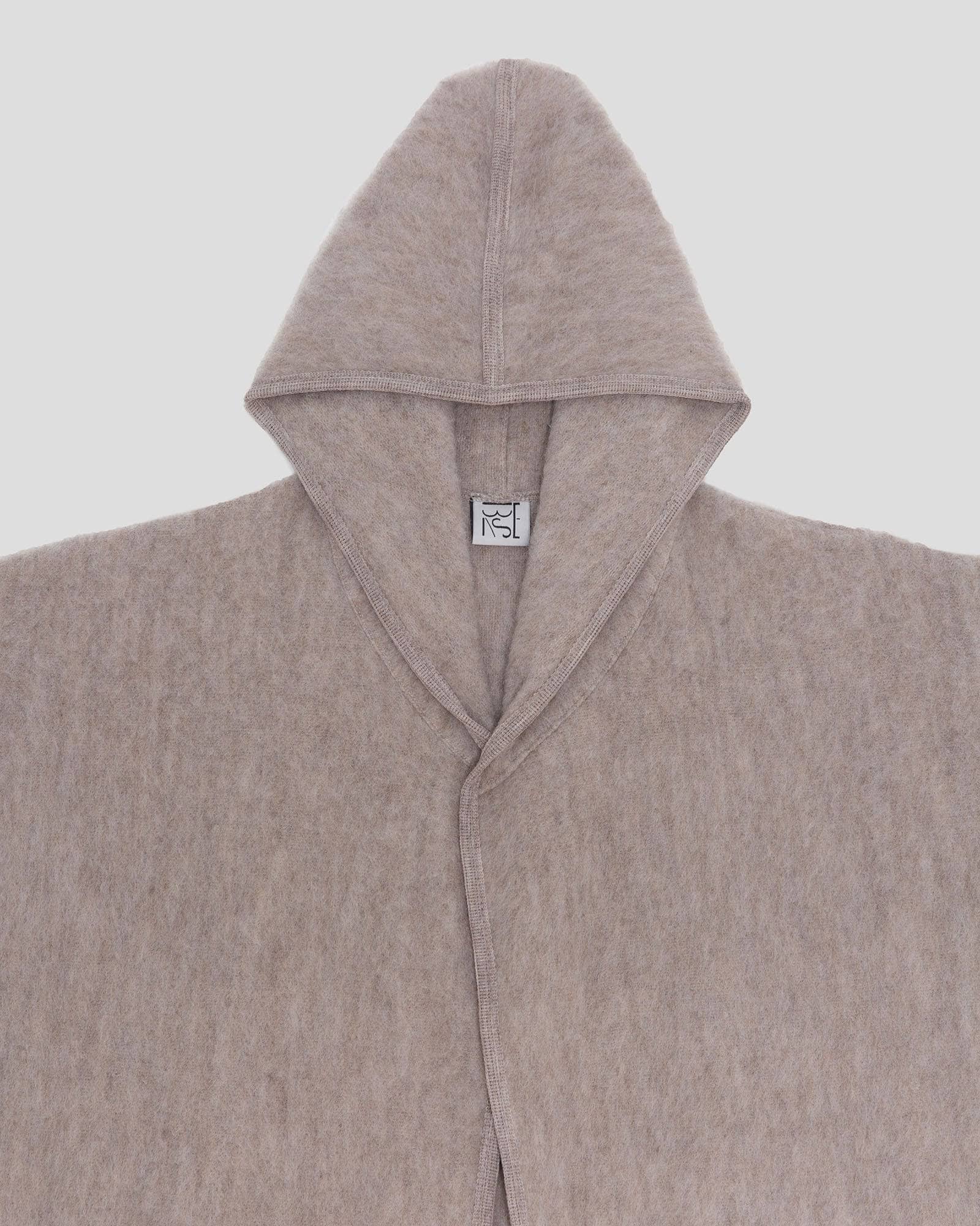 BASERANGE OUTERWEAR Tajo Pyrenees Cape