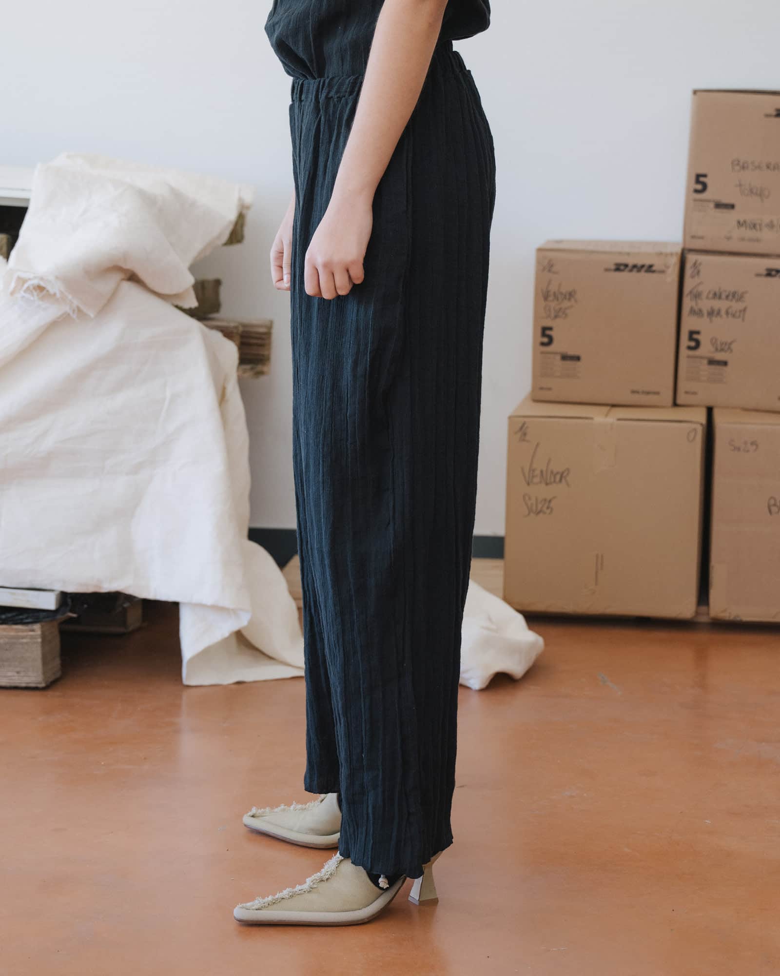 BASERANGE Pants Folio Pants